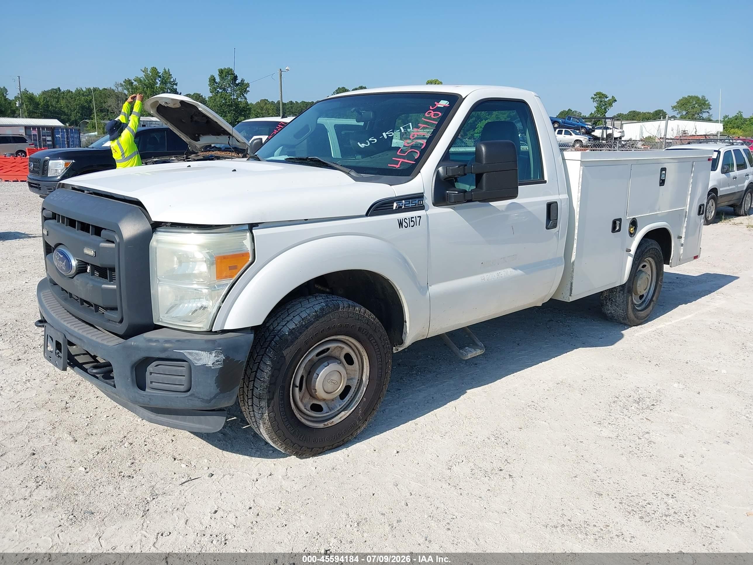 2015 Ford F-250 Xl Белый vin: 1FDBF2A60FEB61901