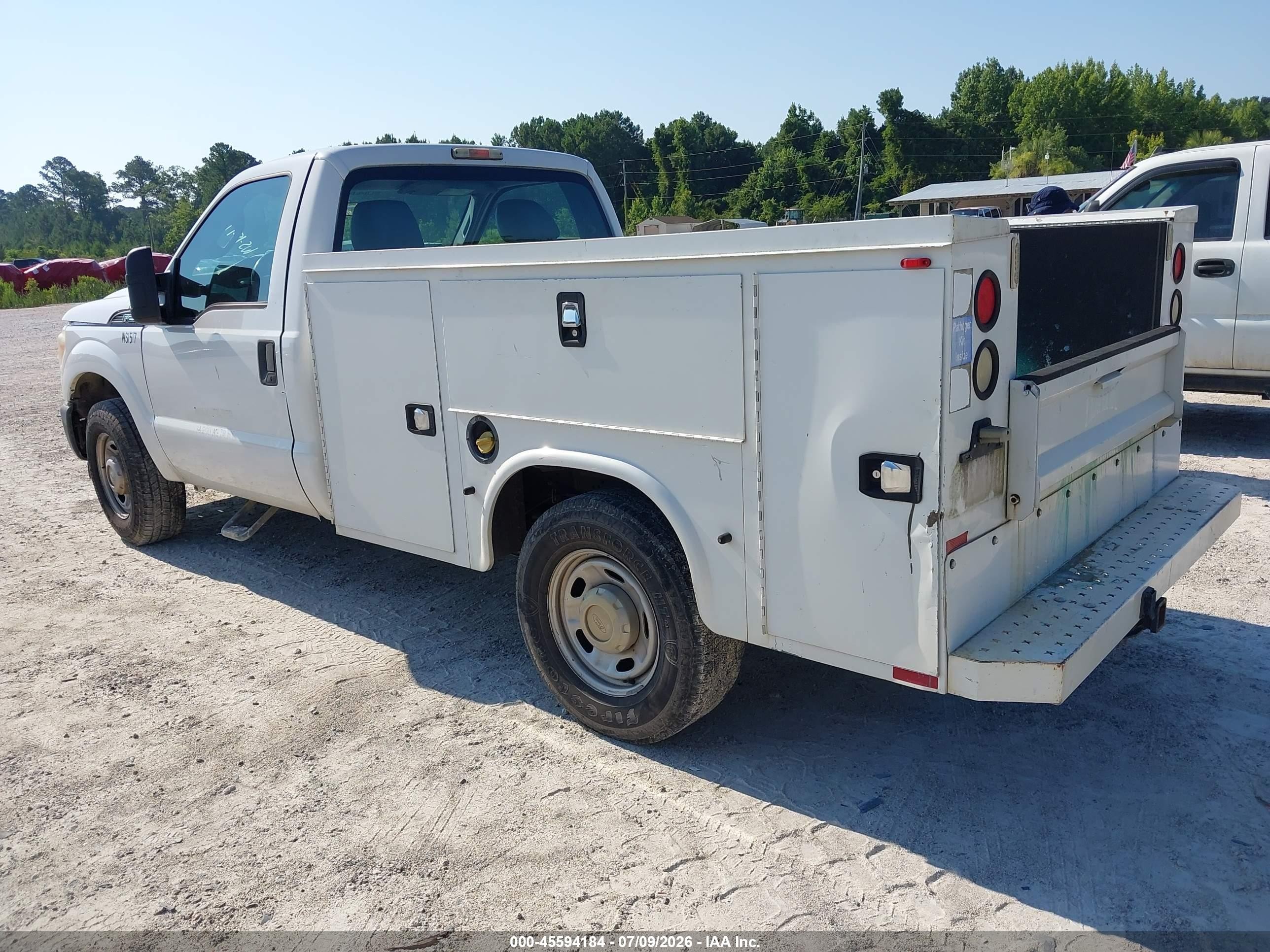 2015 Ford F-250 Xl Белый vin: 1FDBF2A60FEB61901