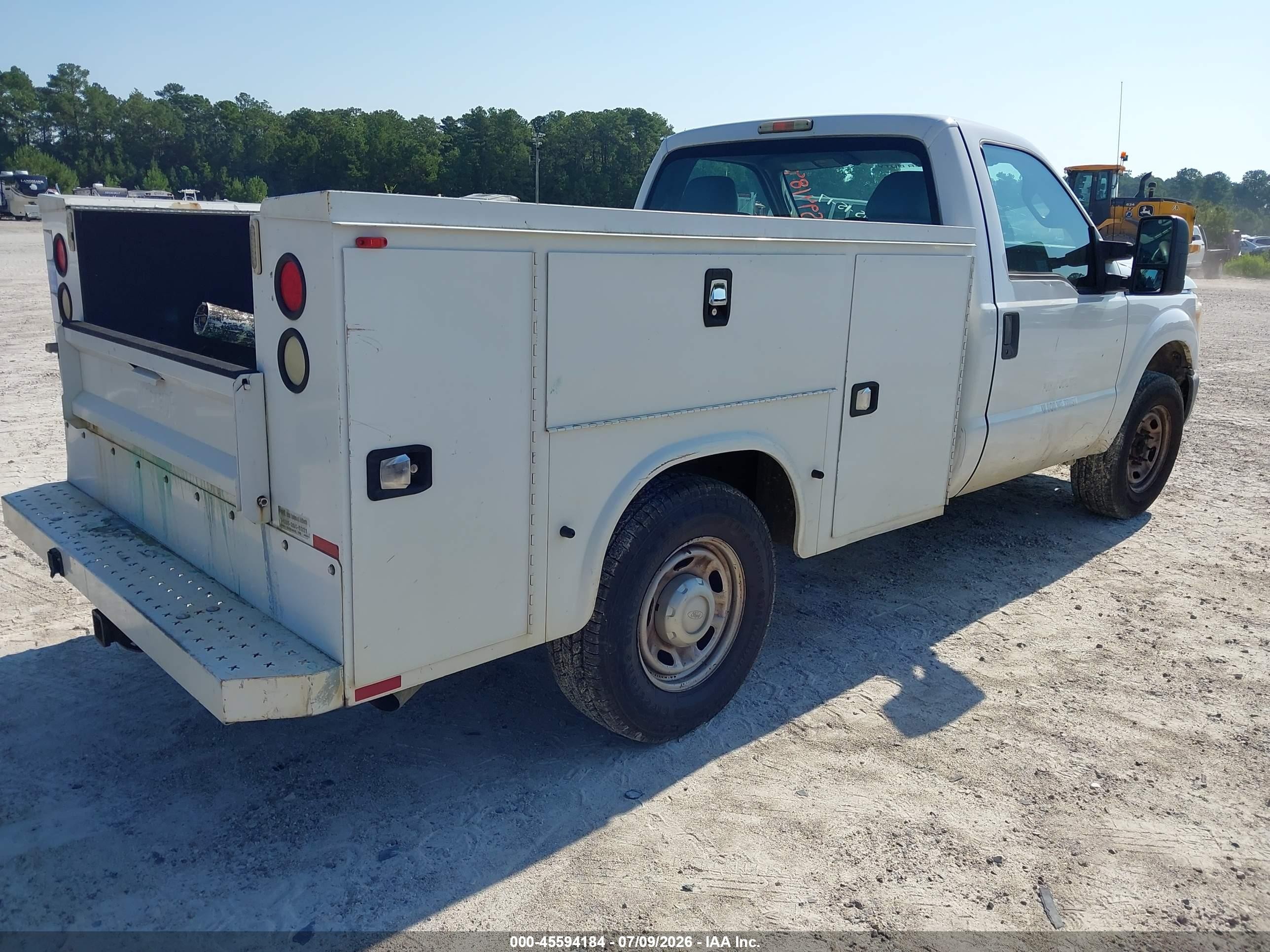 2015 Ford F-250 Xl Белый vin: 1FDBF2A60FEB61901