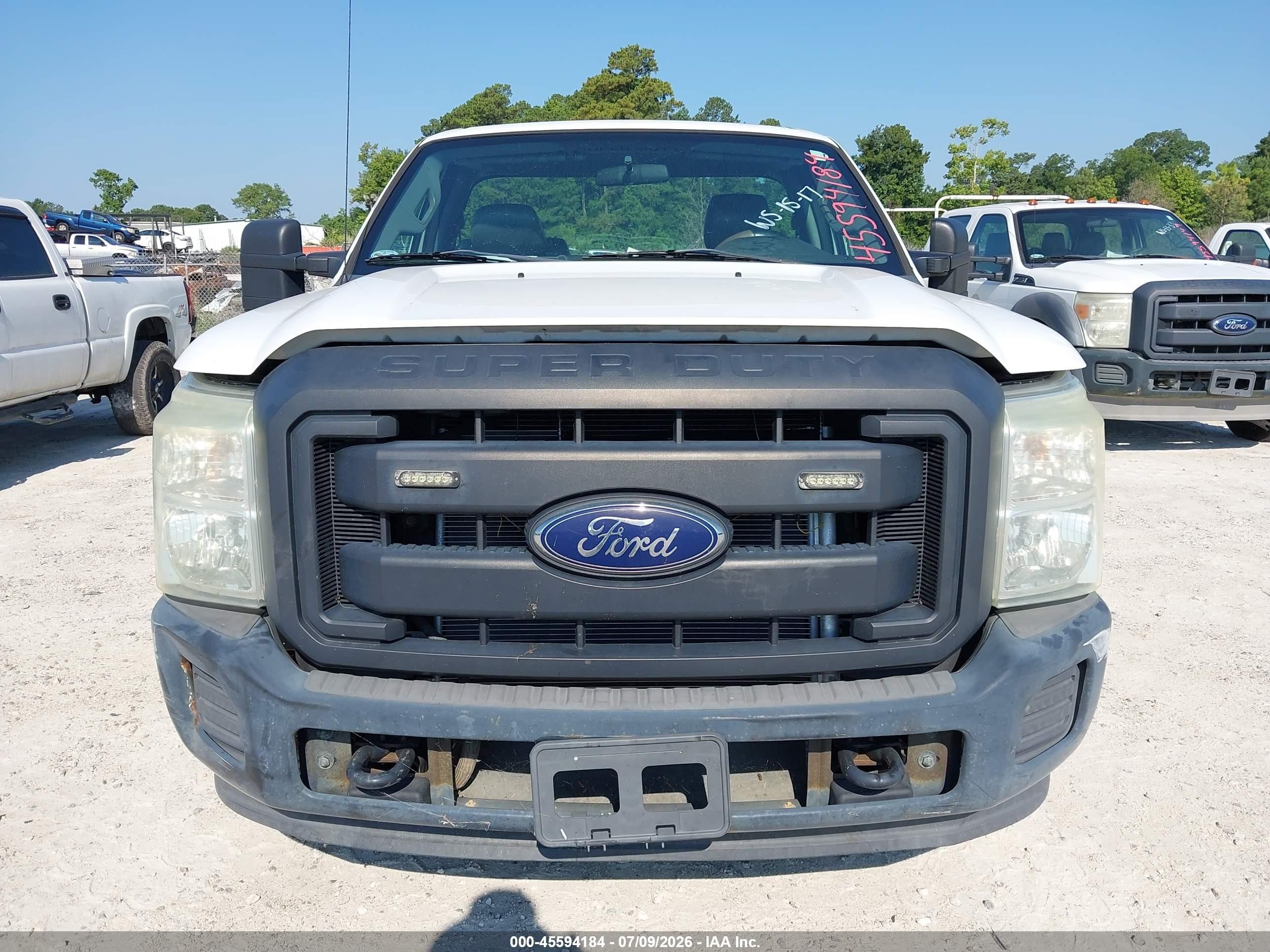 2015 Ford F-250 Xl Белый vin: 1FDBF2A60FEB61901