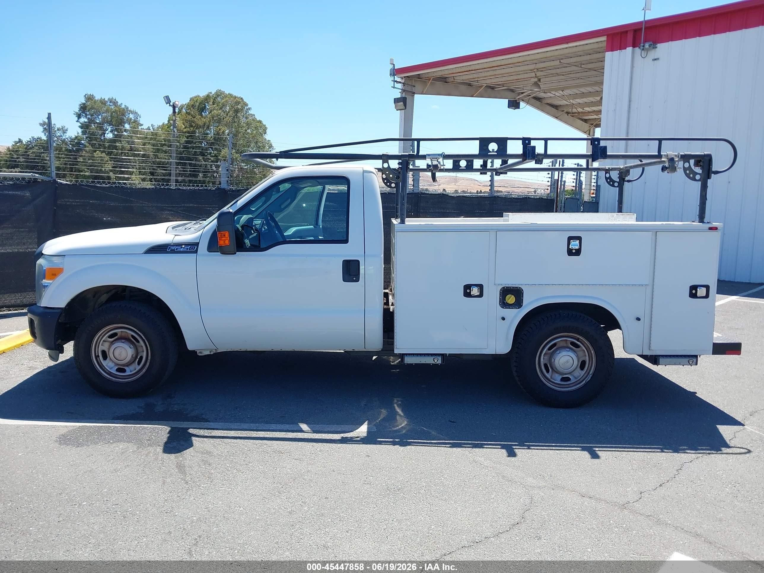 2015 Ford F-250 Xl/xlt White vin: 1FDBF2A63FEA24273