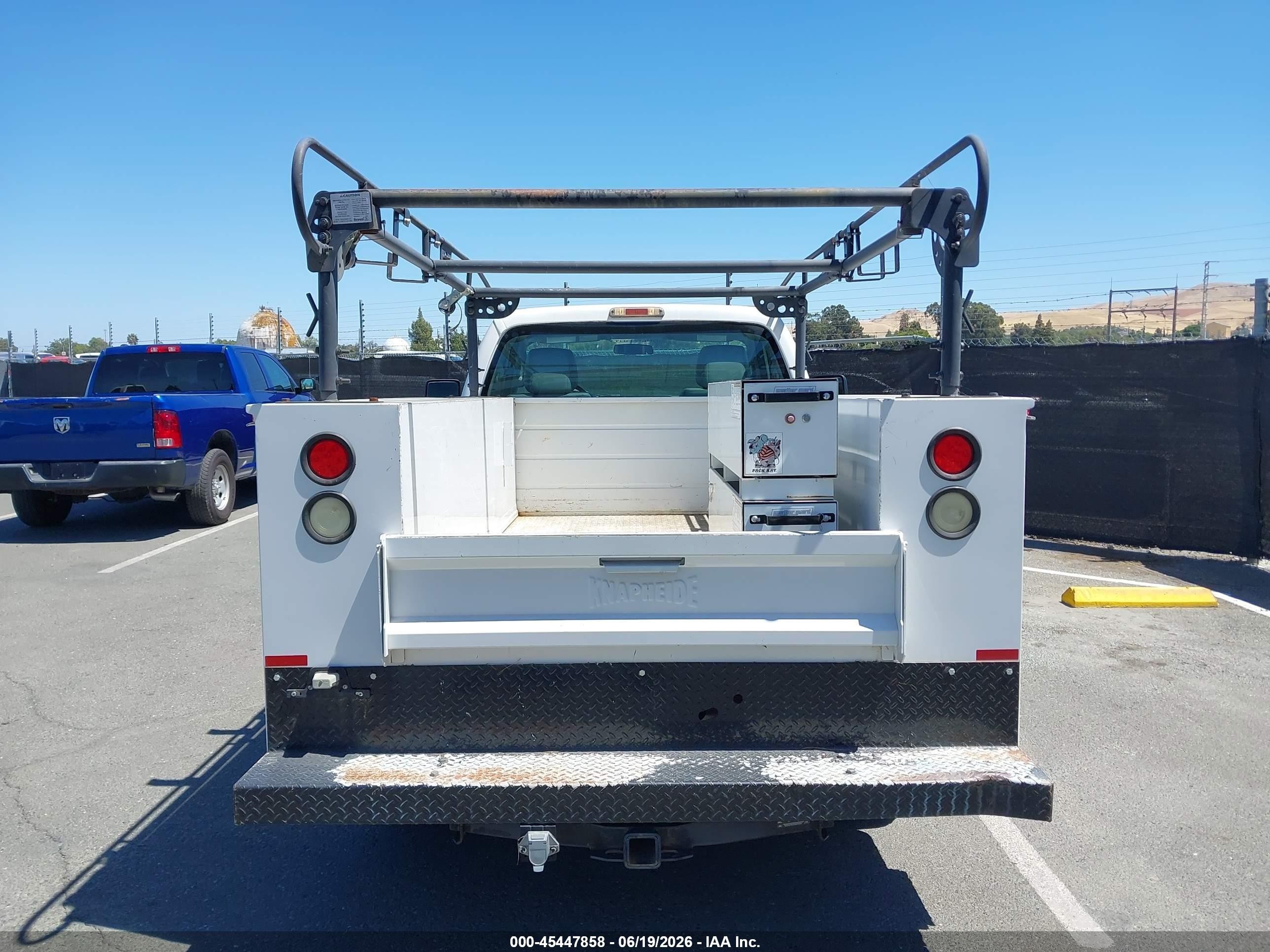 2015 Ford F-250 Xl/xlt White vin: 1FDBF2A63FEA24273