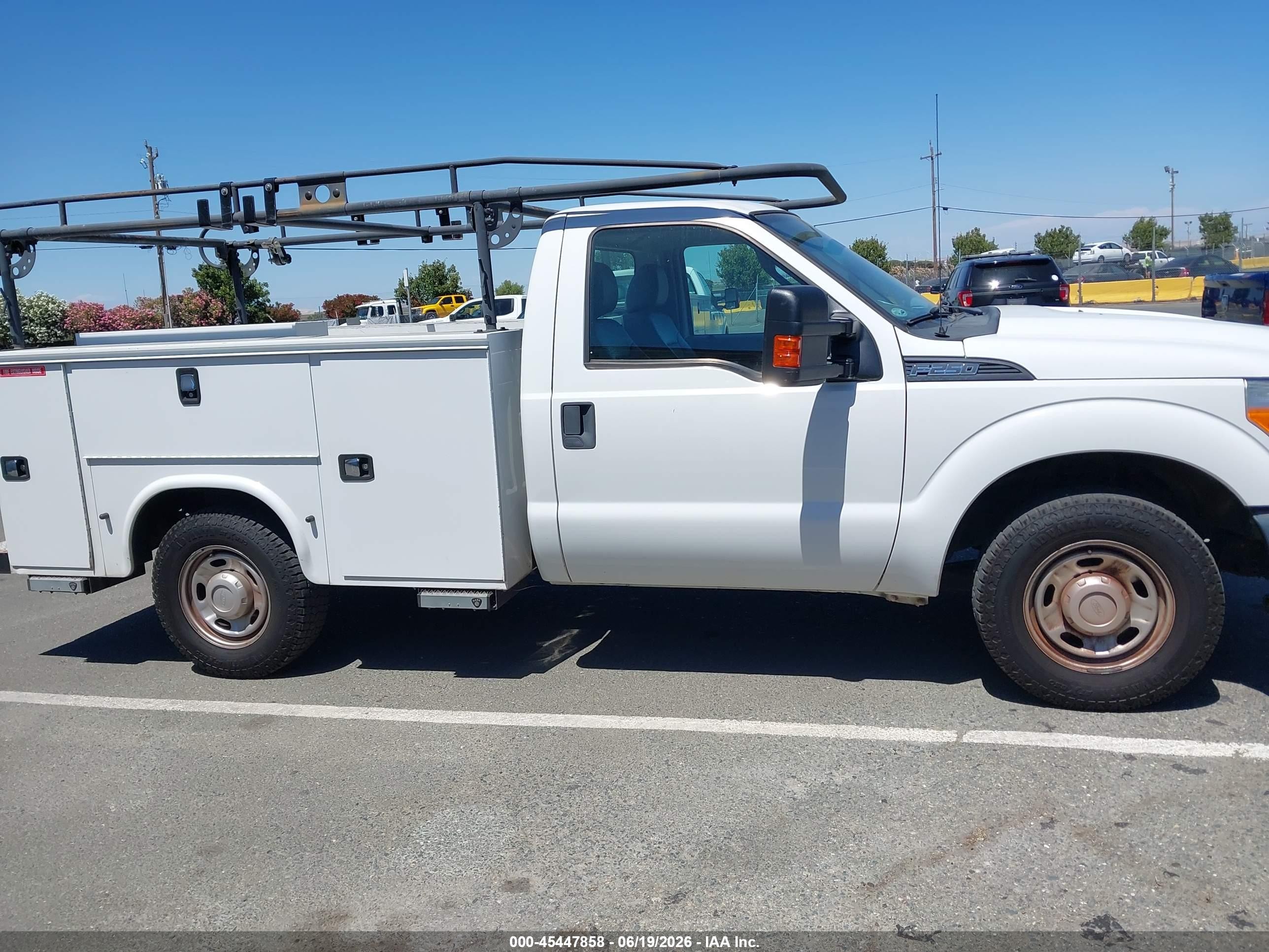 2015 Ford F-250 Xl/xlt White vin: 1FDBF2A63FEA24273
