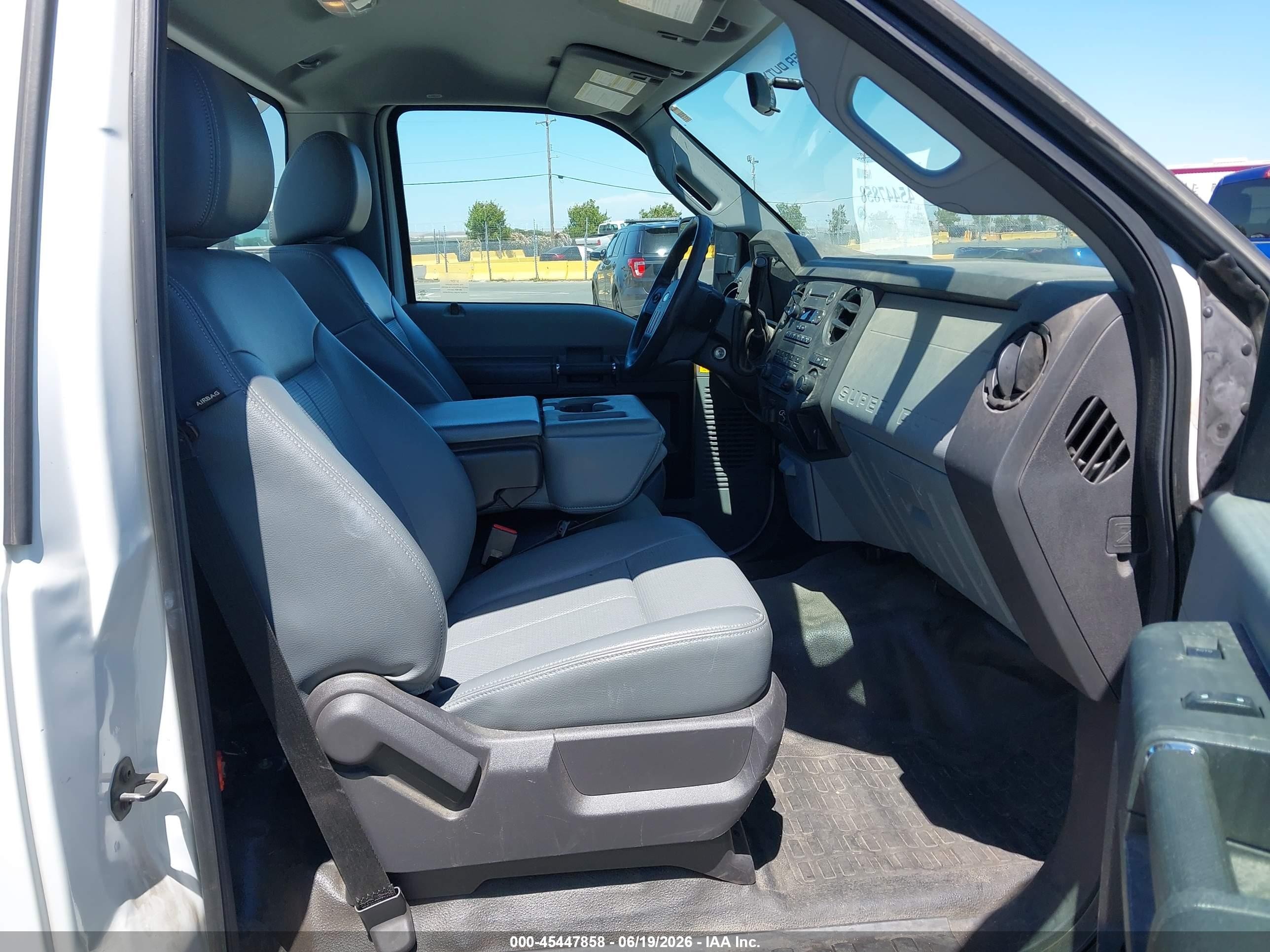 2015 Ford F-250 Xl/xlt White vin: 1FDBF2A63FEA24273