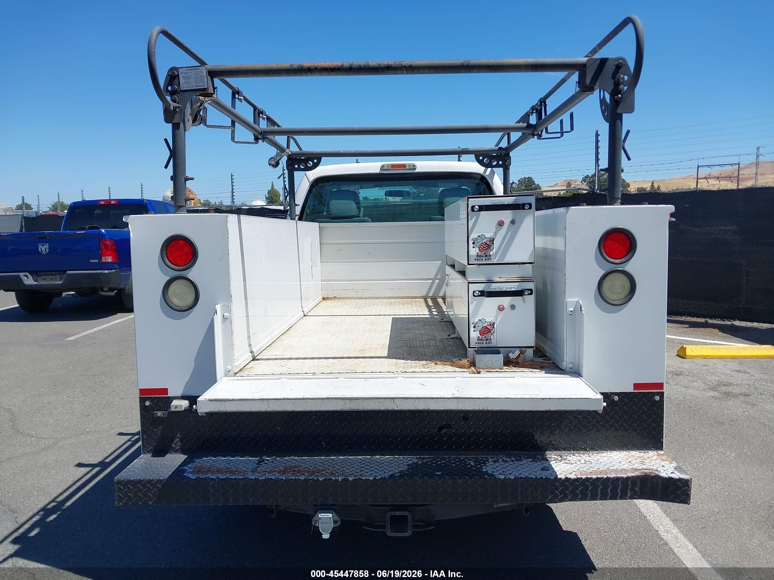 2015 Ford F-250 Xl/xlt White vin: 1FDBF2A63FEA24273