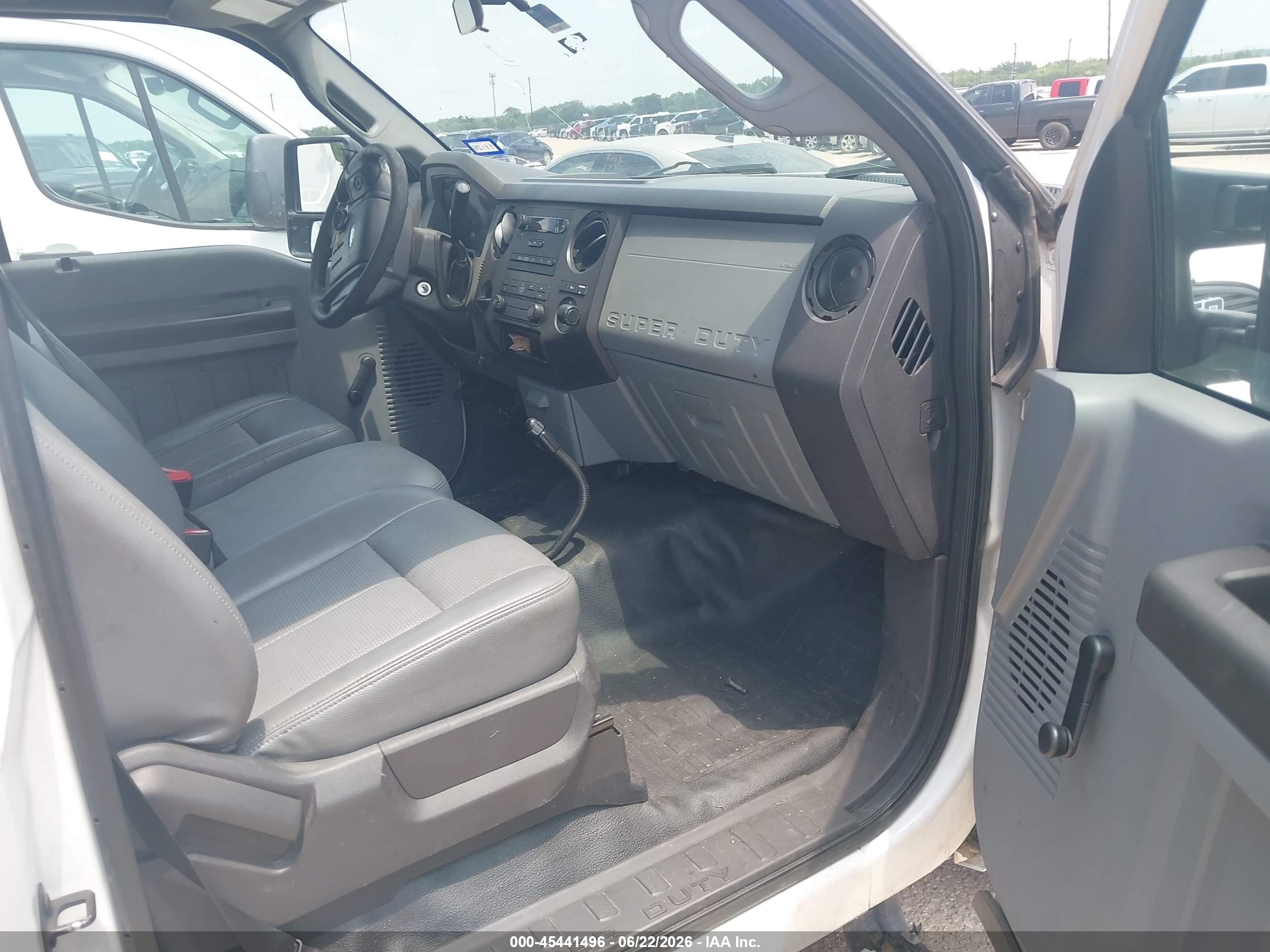 2015 Ford F-250 Xl White vin: 1FDBF2A63FEB13521