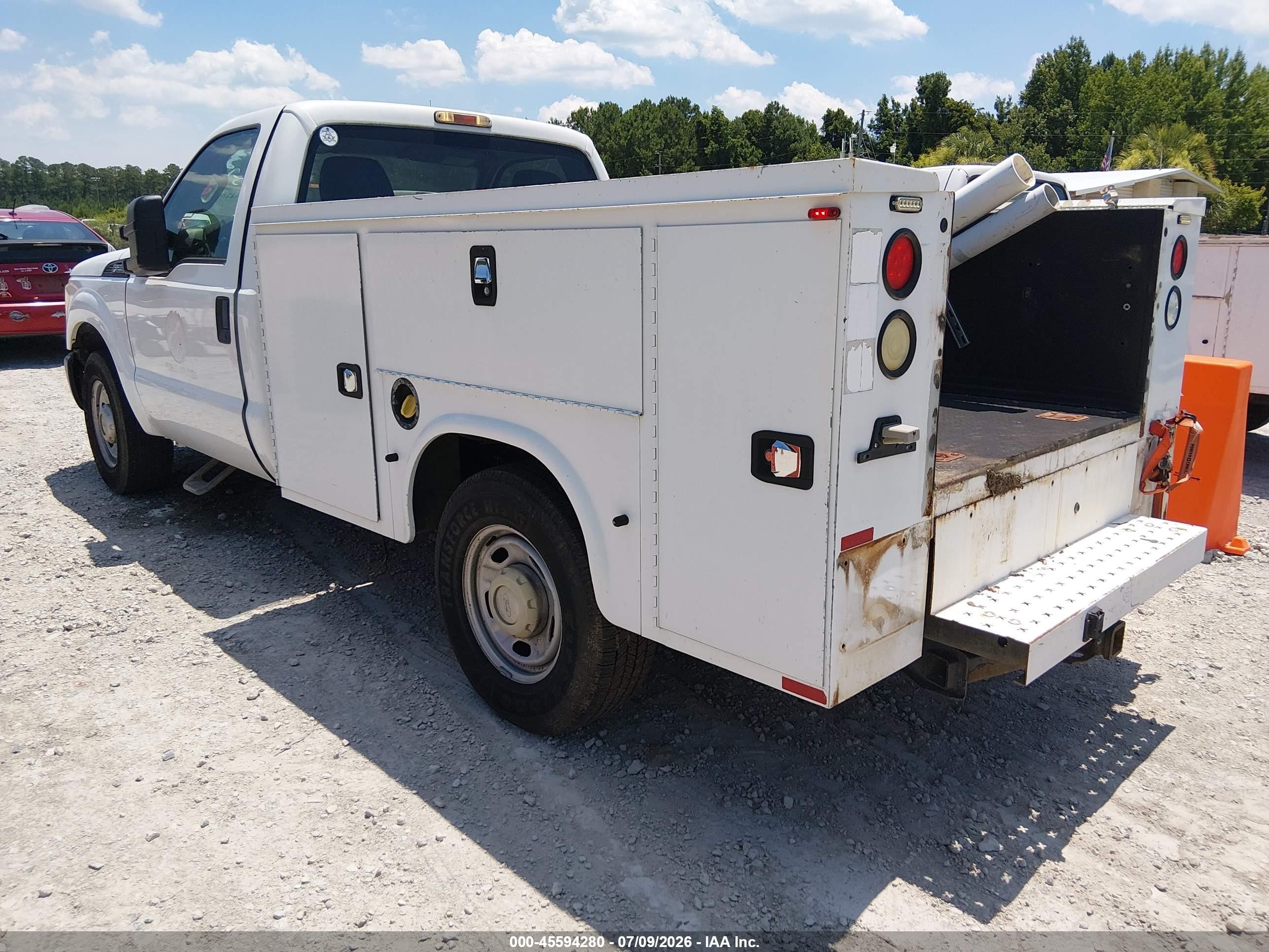 2015 Ford F-250 Xl Белый vin: 1FDBF2A64FEB61903