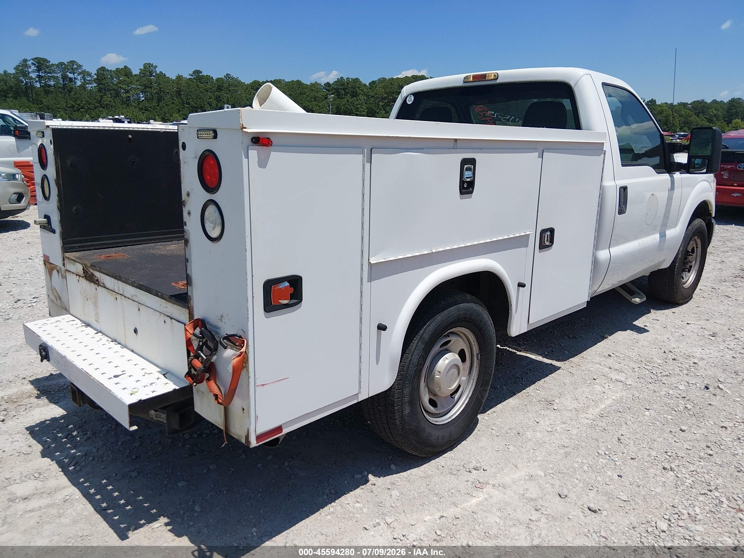 2015 Ford F-250 Xl Белый vin: 1FDBF2A64FEB61903