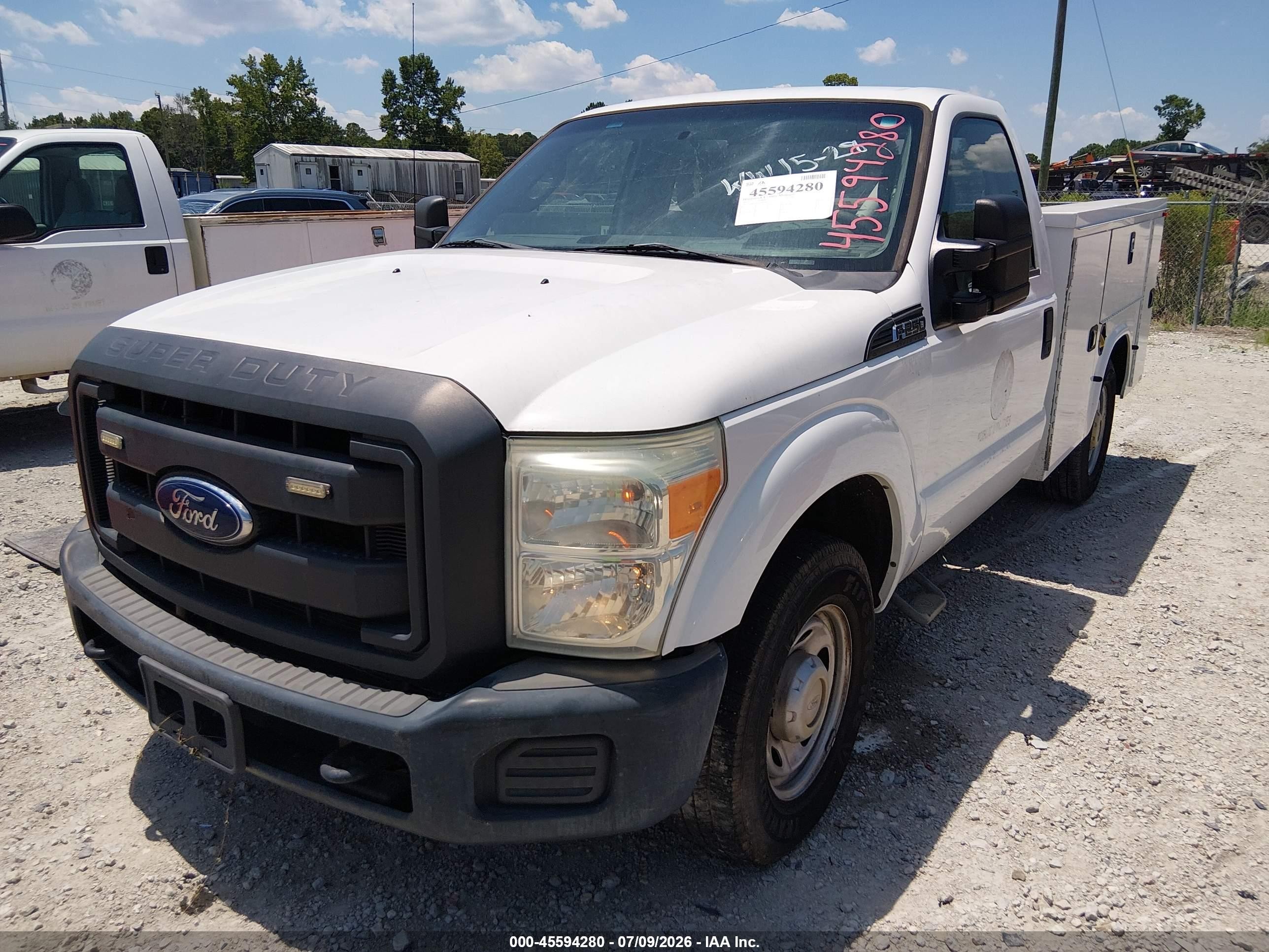2015 Ford F-250 Xl Белый vin: 1FDBF2A64FEB61903