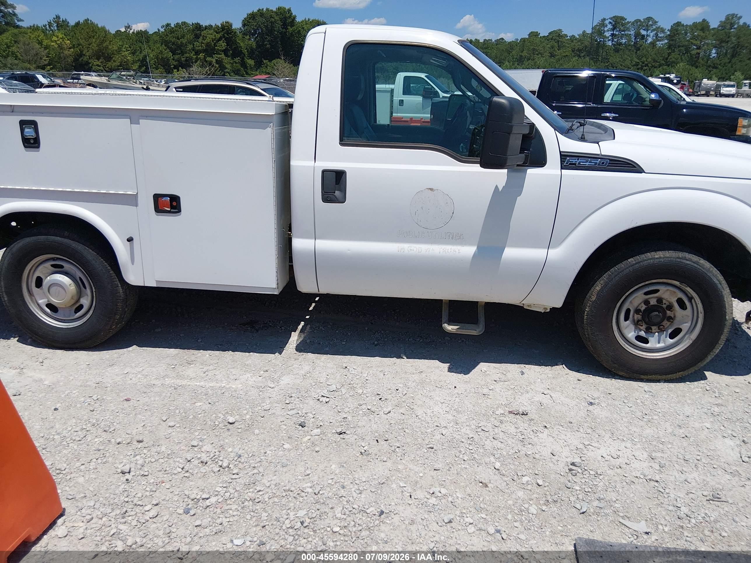 2015 Ford F-250 Xl Белый vin: 1FDBF2A64FEB61903