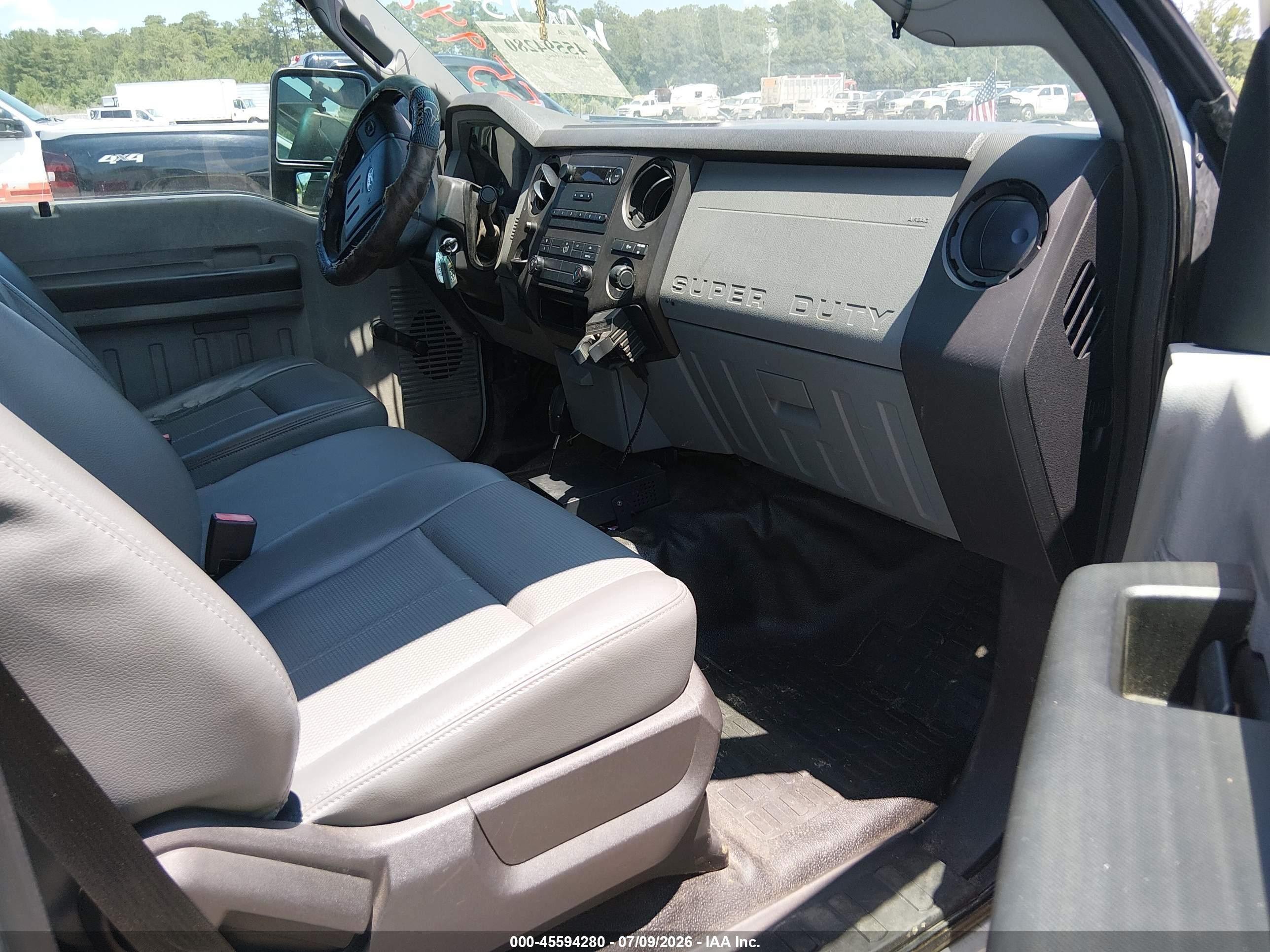2015 Ford F-250 Xl Белый vin: 1FDBF2A64FEB61903