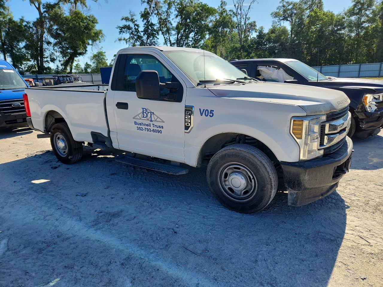 2017 Ford F250 Super Duty White vin: 1FDBF2A64HEC81834