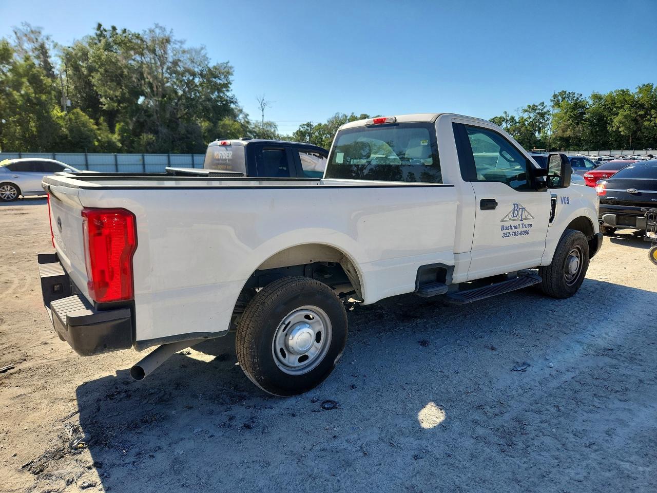 2017 Ford F250 Super Duty White vin: 1FDBF2A64HEC81834