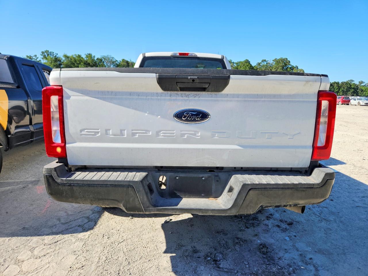 2017 Ford F250 Super Duty White vin: 1FDBF2A64HEC81834