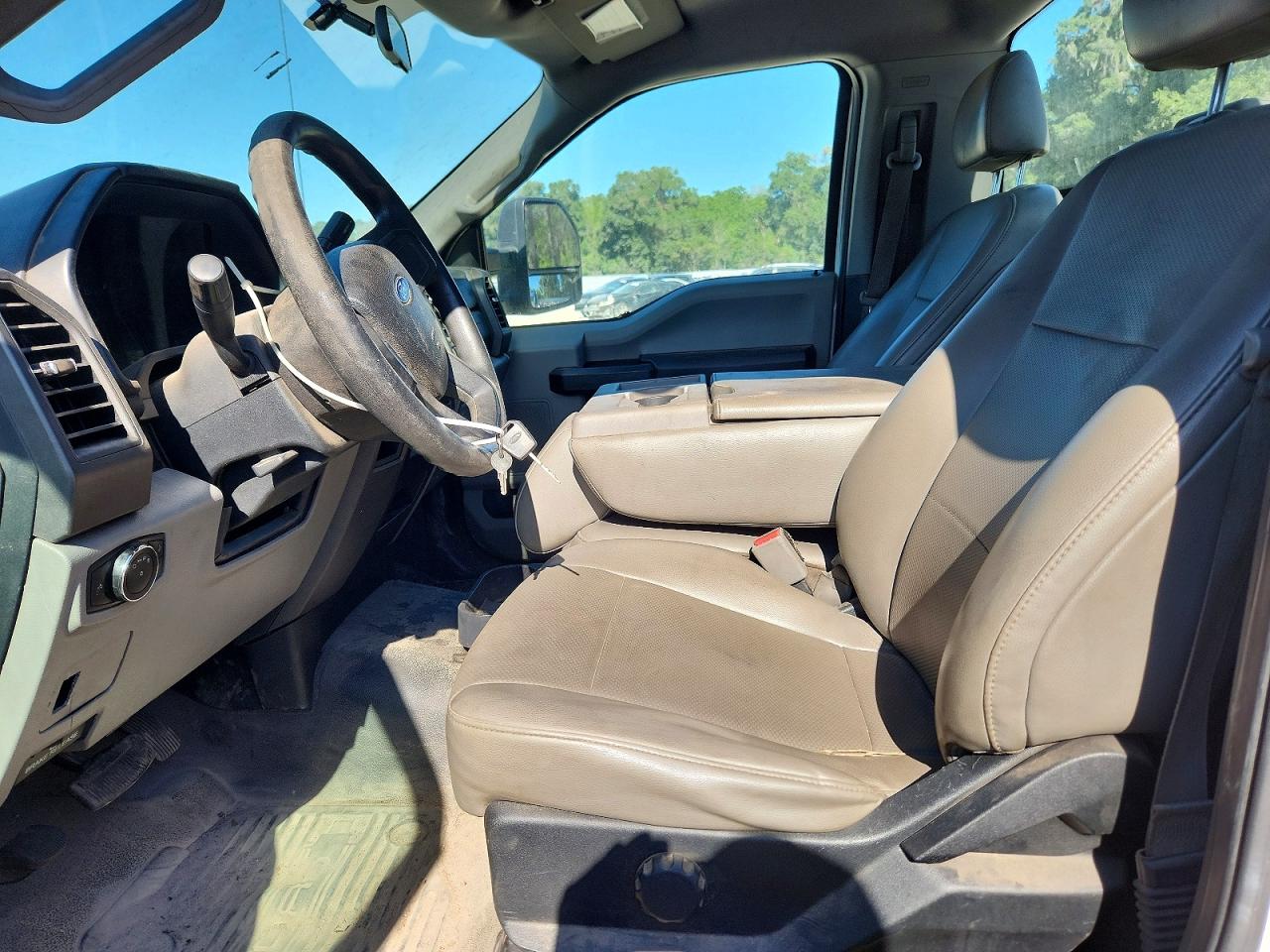 2017 Ford F250 Super Duty White vin: 1FDBF2A64HEC81834