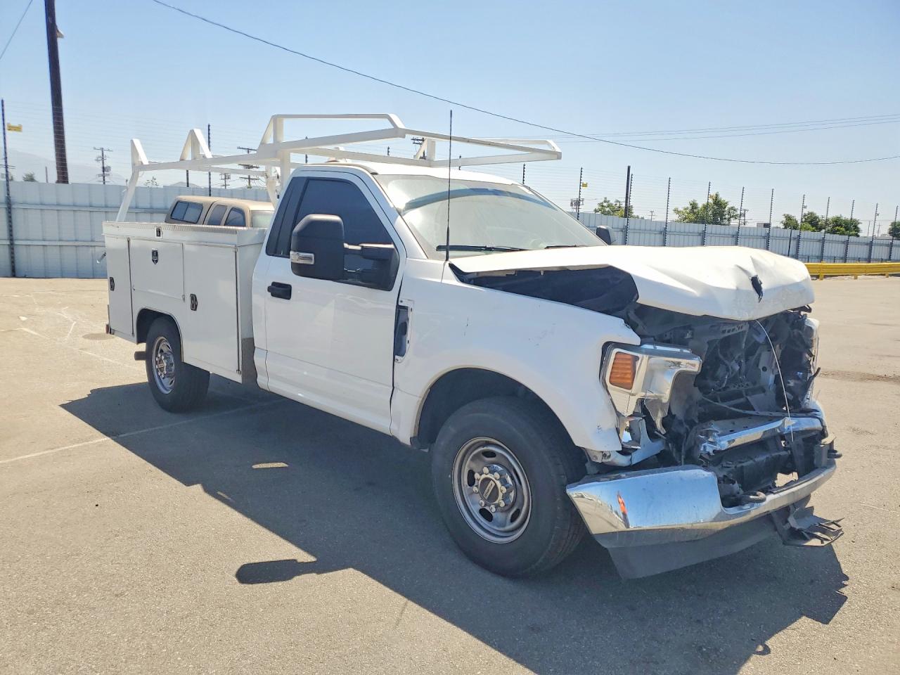 2022 Ford F250 Super Duty White vin: 1FDBF2A65NEE96599