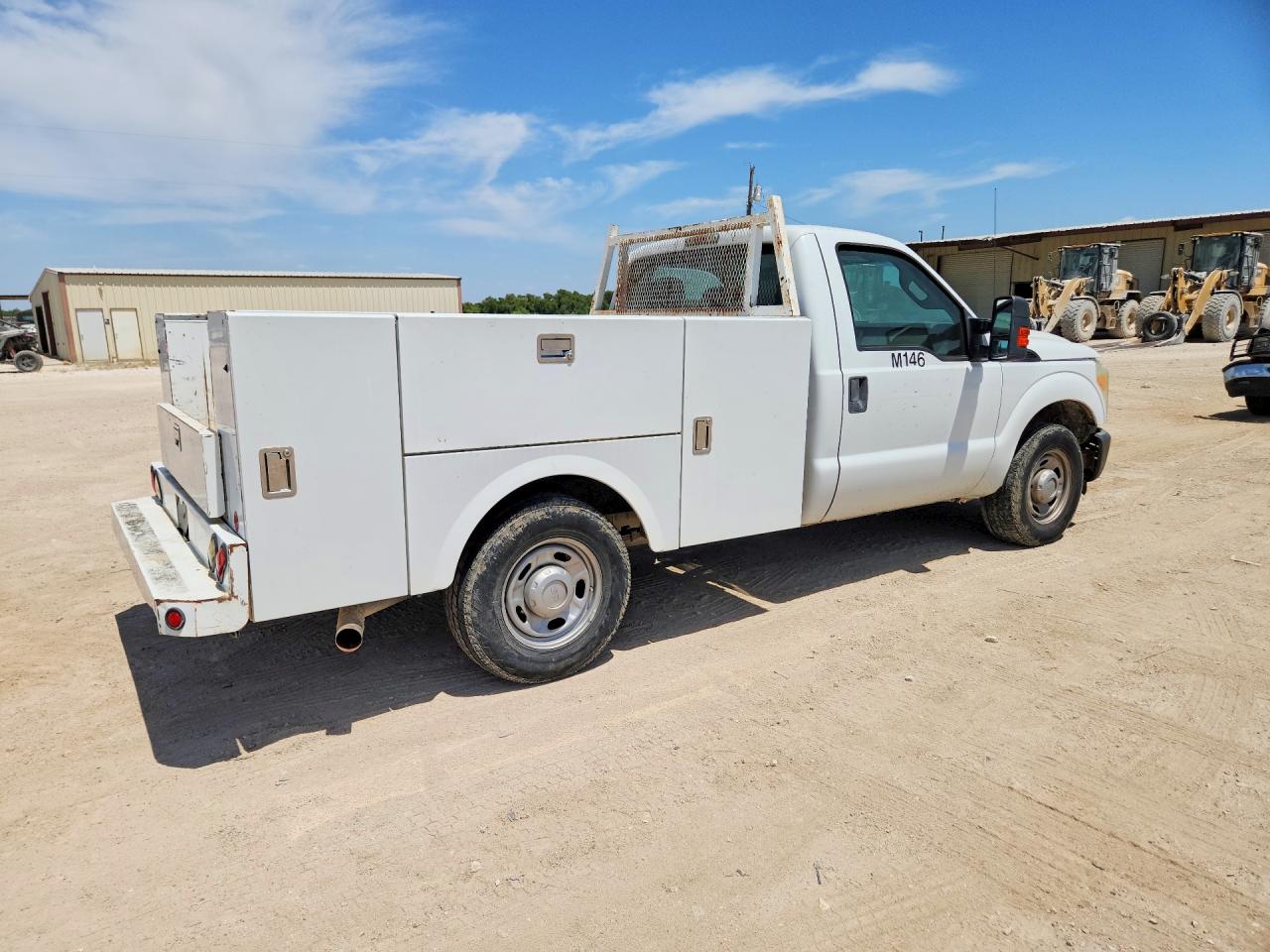 2011 Ford F250 Super Duty White vin: 1FDBF2A67BEA68710