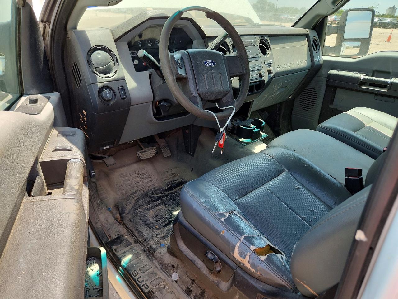 2011 Ford F250 Super Duty White vin: 1FDBF2A67BEA68710