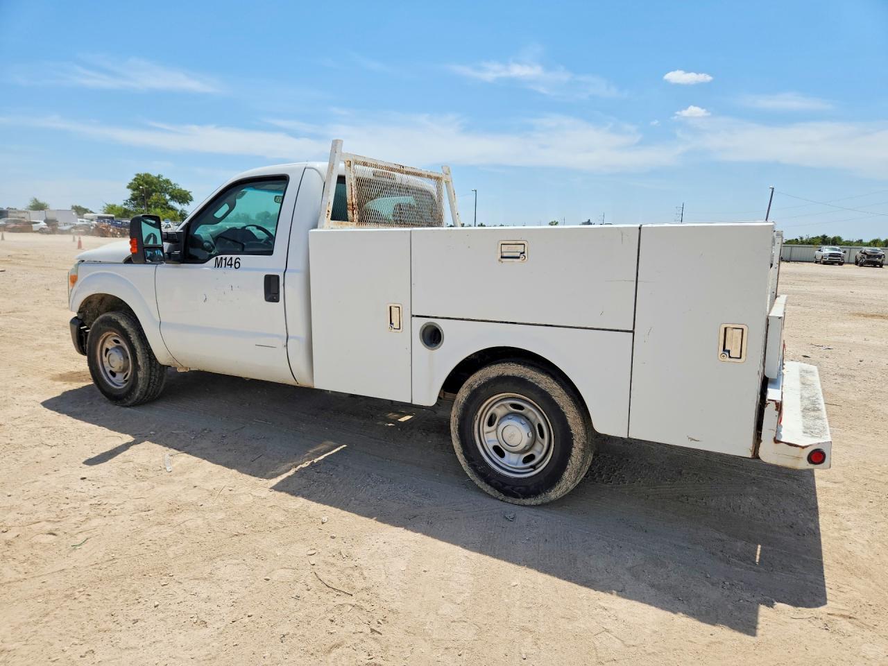 2011 Ford F250 Super Duty White vin: 1FDBF2A67BEA68710