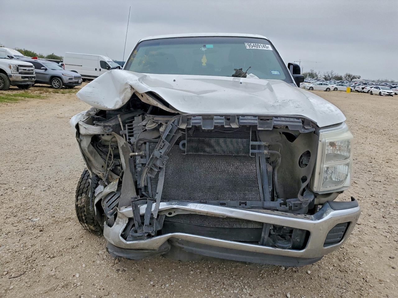 2012 Ford F250 Super Duty White vin: 1FDBF2A67CEB55797