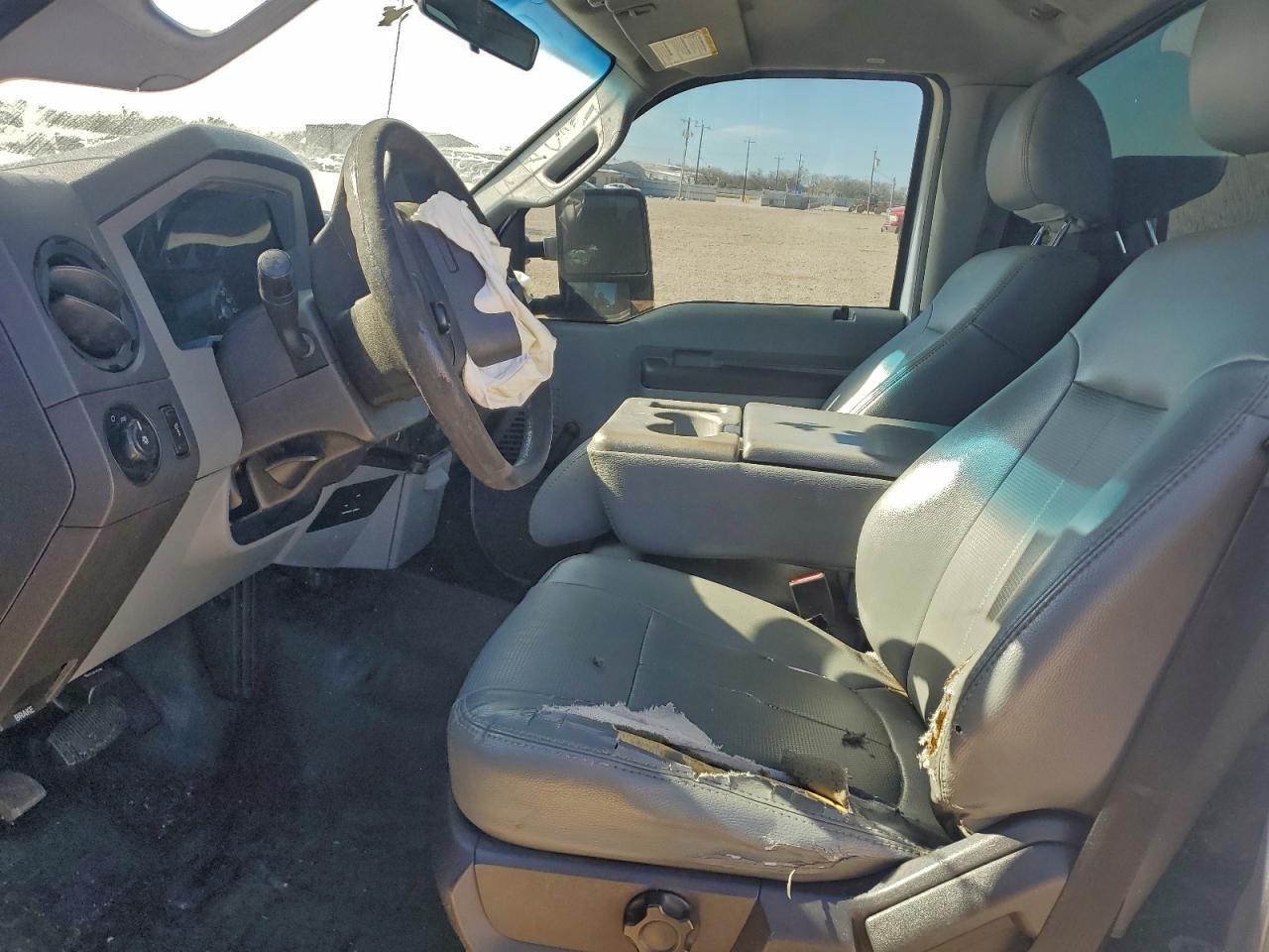 2012 Ford F250 Super Duty White vin: 1FDBF2A67CEB55797