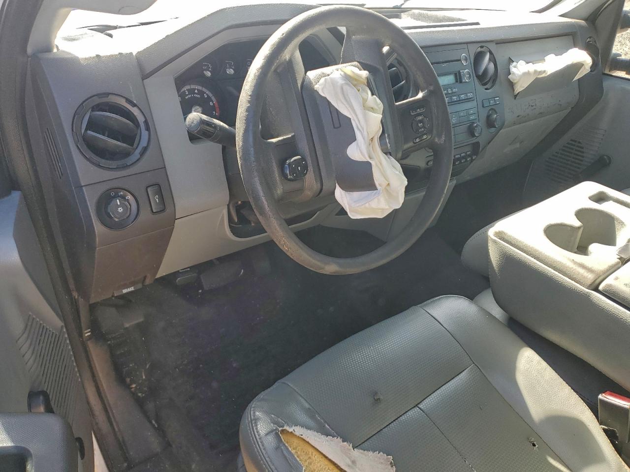 2012 Ford F250 Super Duty White vin: 1FDBF2A67CEB55797