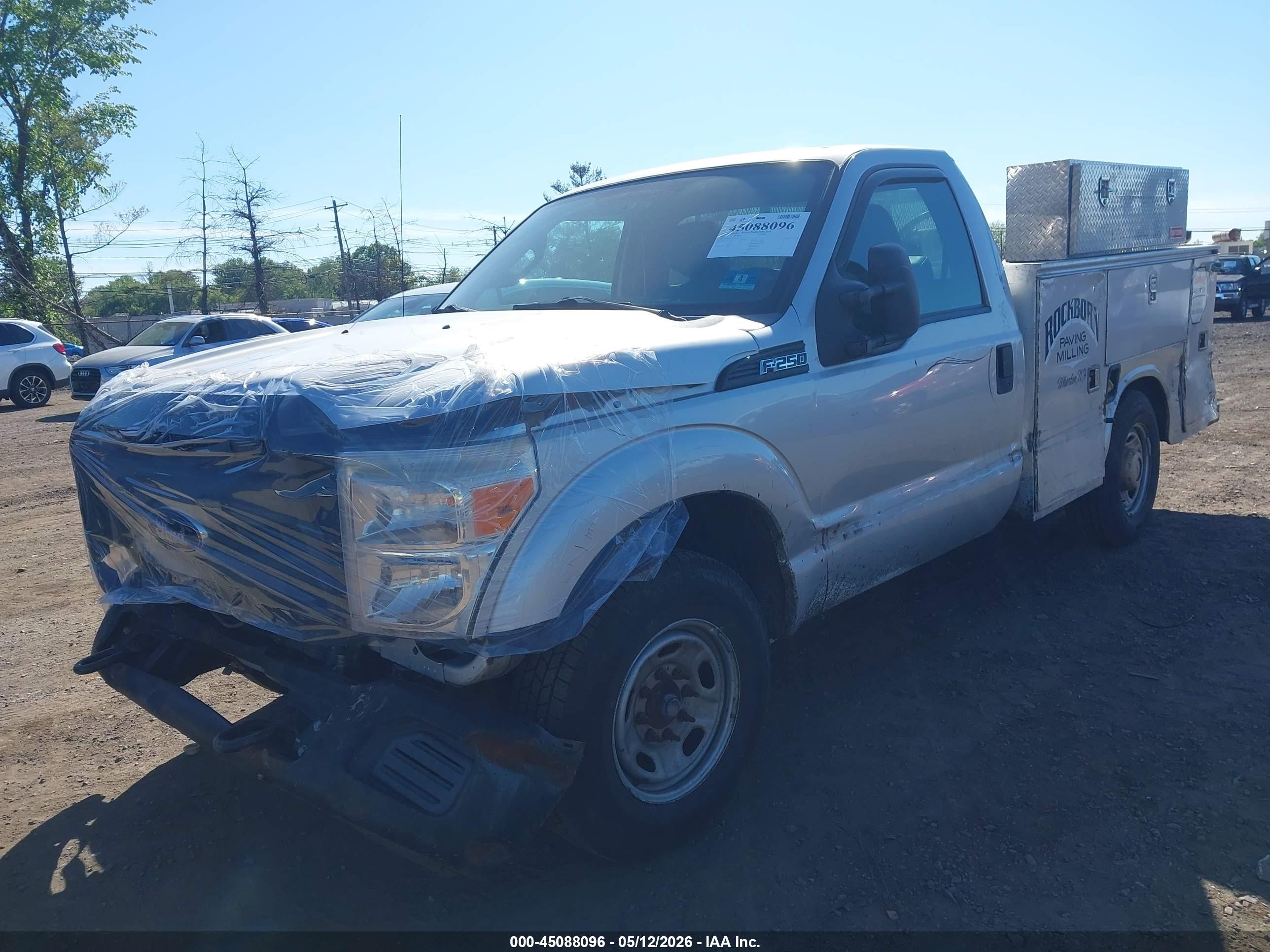 2012 Ford F-250 Xl Серебряный vin: 1FDBF2A67CEC73073