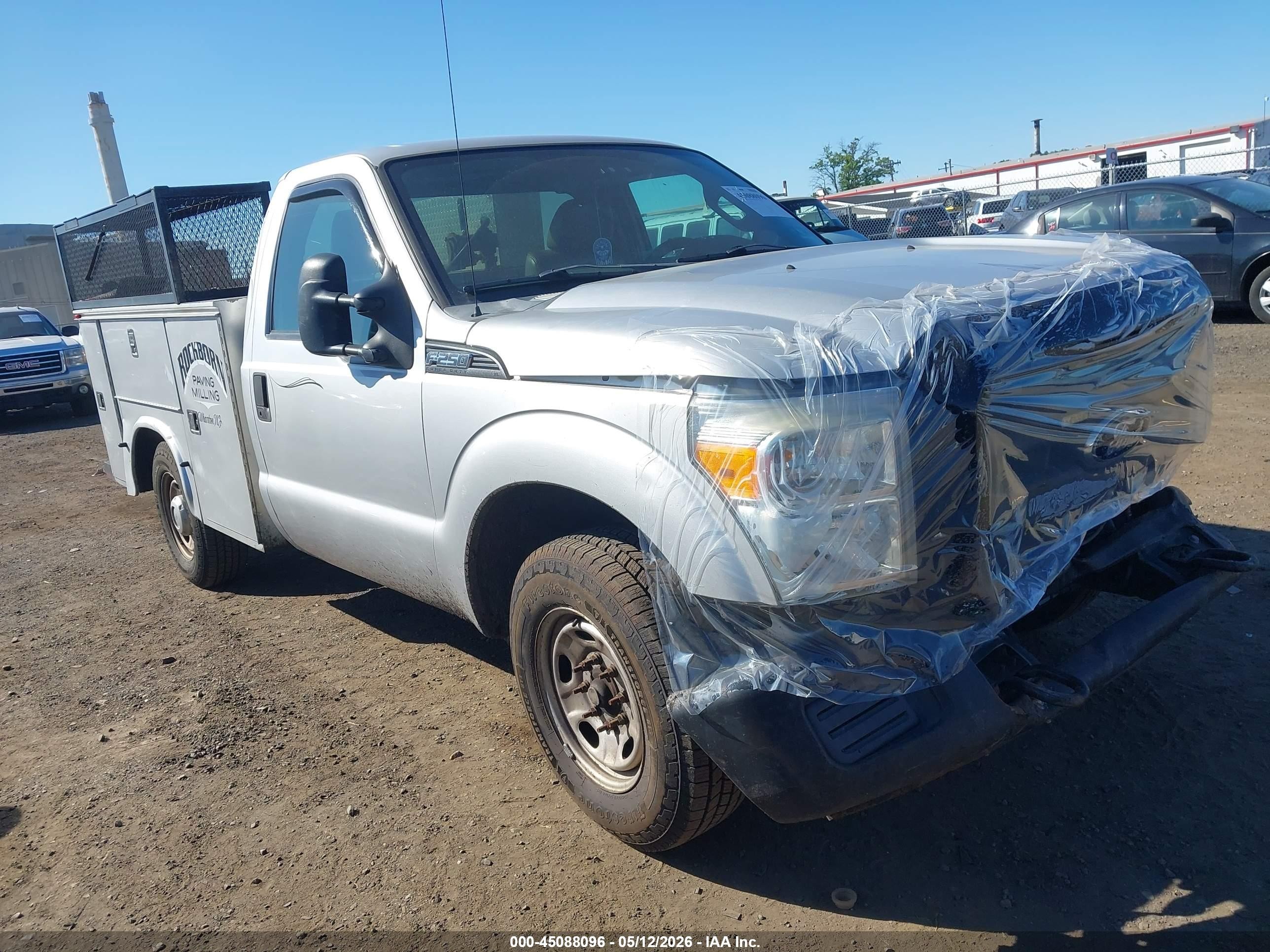 2012 Ford F-250 Xl Серебряный vin: 1FDBF2A67CEC73073