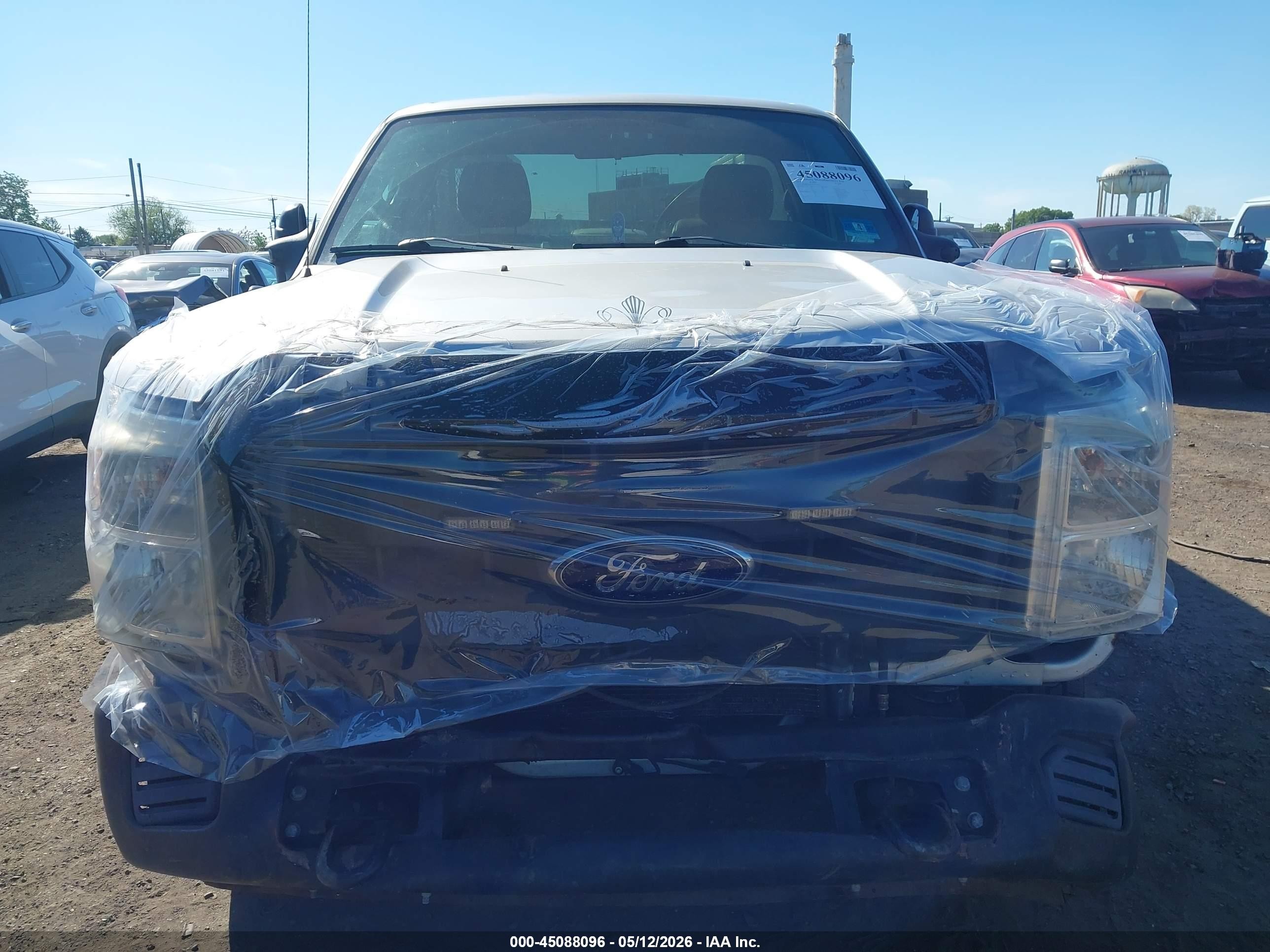 2012 Ford F-250 Xl Серебряный vin: 1FDBF2A67CEC73073