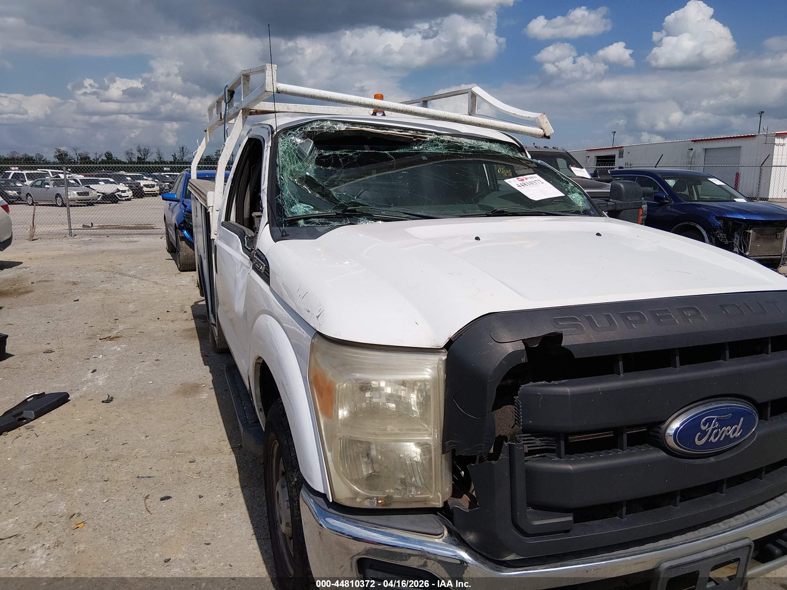 2014 Ford F-250 Xl Белый vin: 1FDBF2A69EEB82714