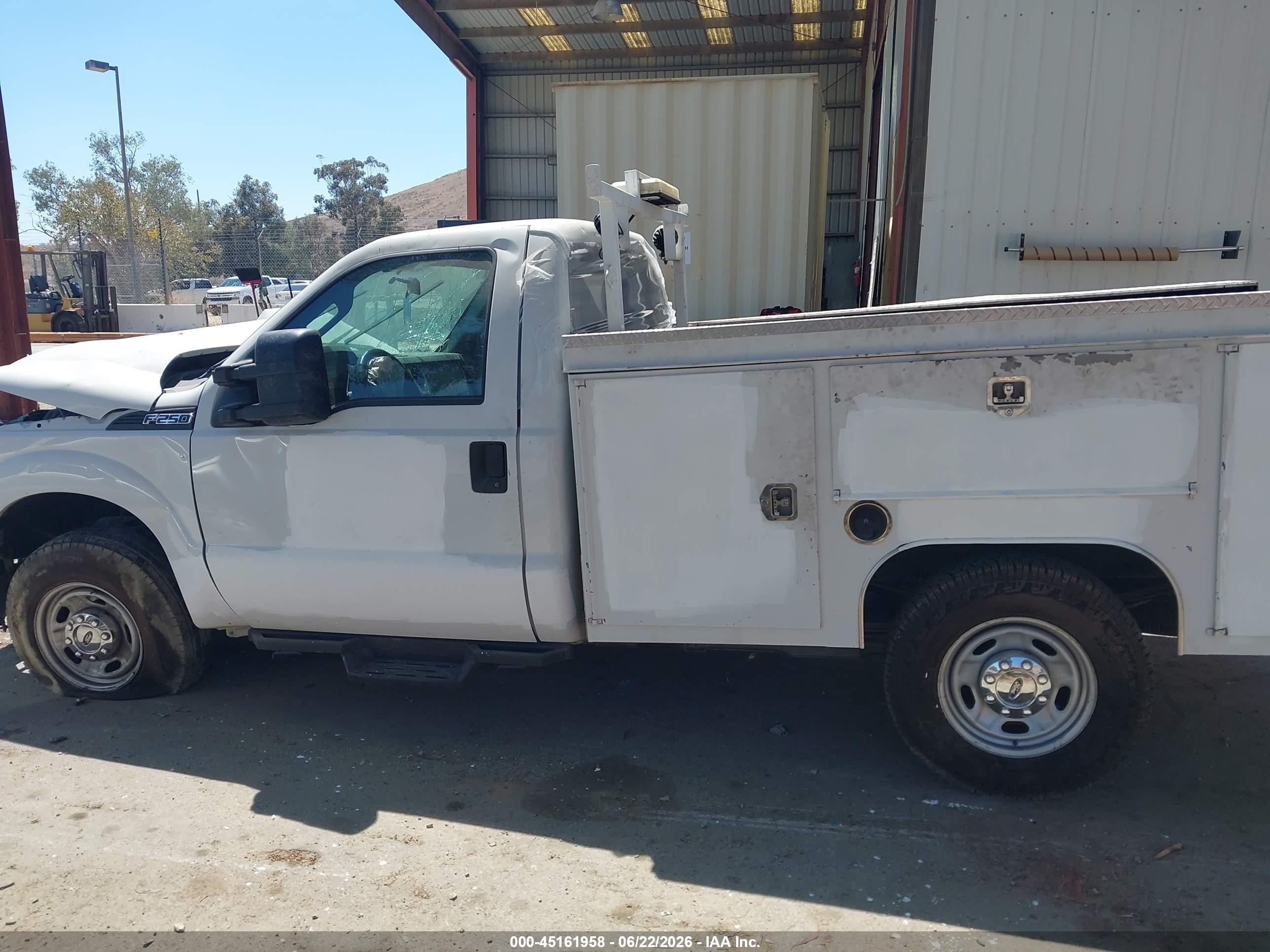 2015 Ford F-250 Xl White vin: 1FDBF2A6XFEB15816