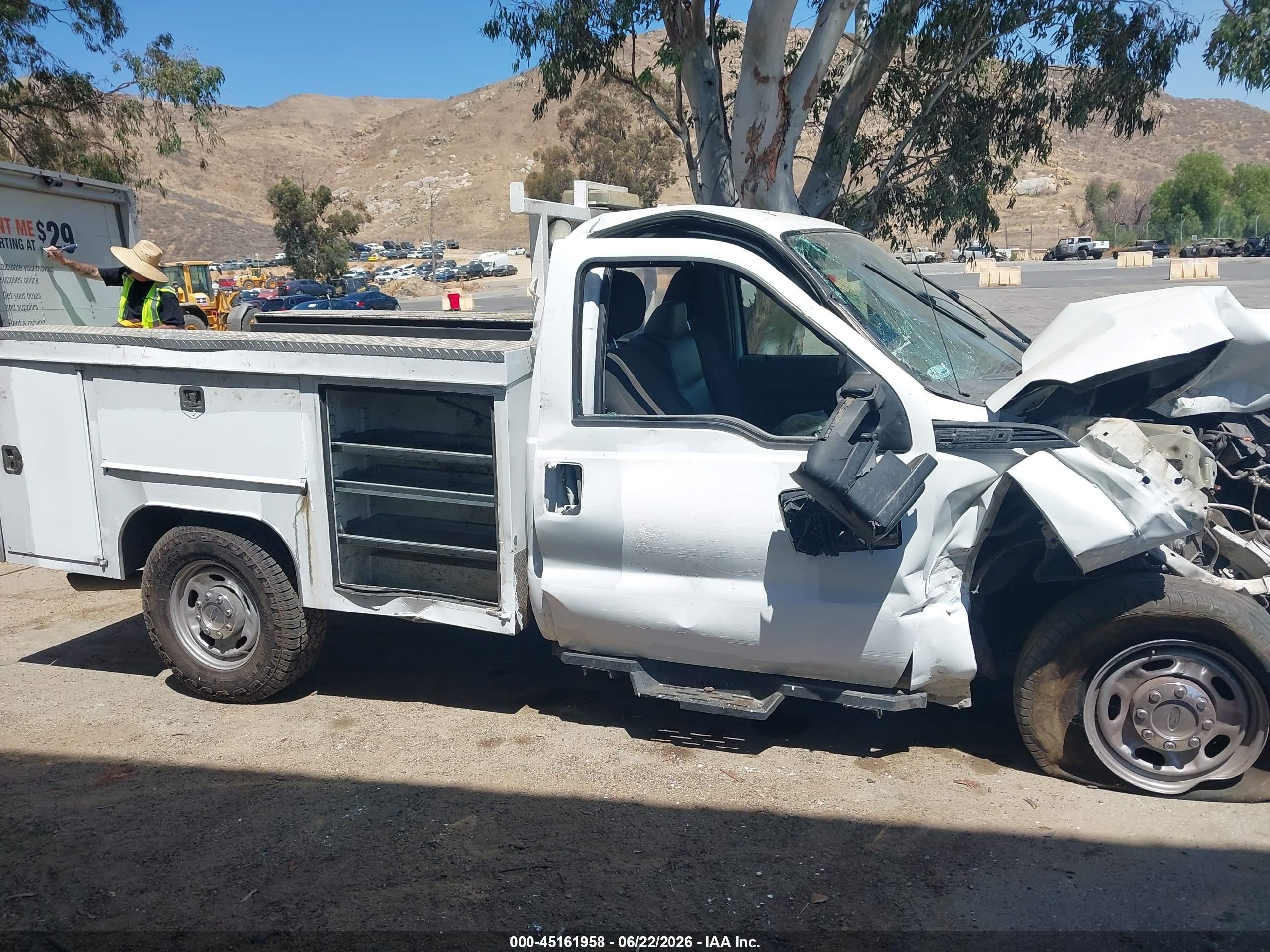 2015 Ford F-250 Xl White vin: 1FDBF2A6XFEB15816