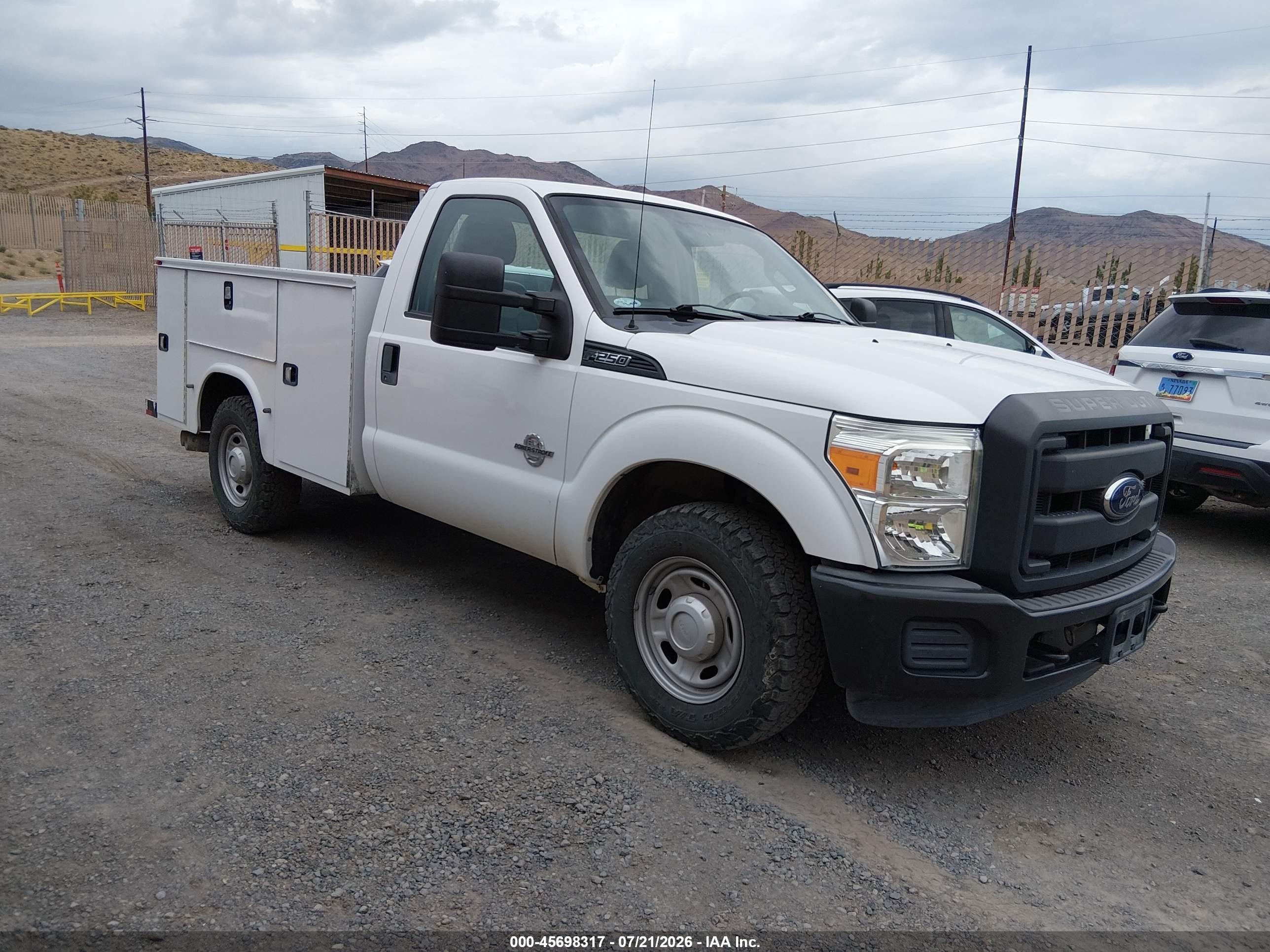 2015 Ford F-250 Xl Белый vin: 1FDBF2AT8FEA04526