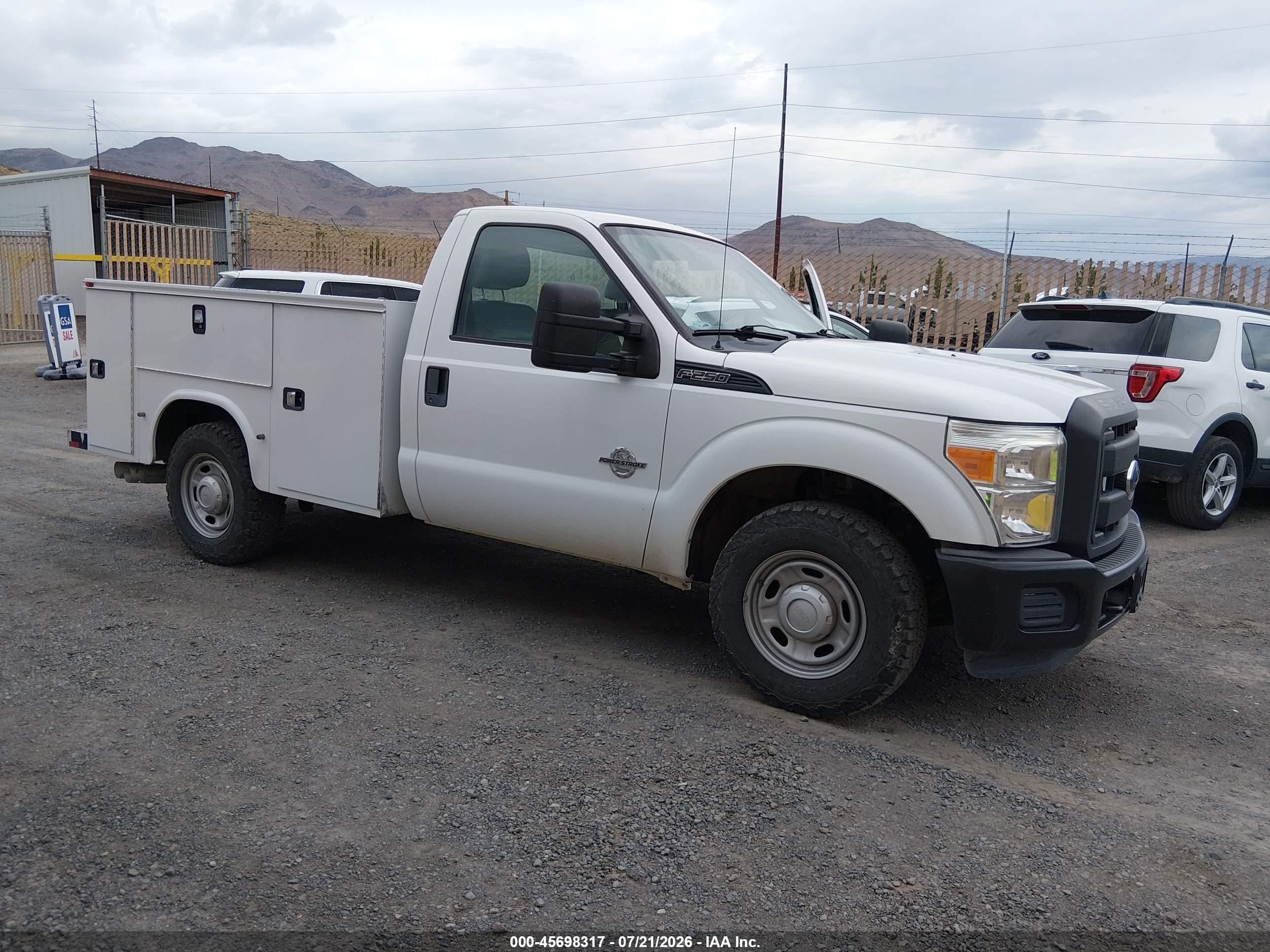 2015 Ford F-250 Xl White vin: 1FDBF2AT8FEA04526