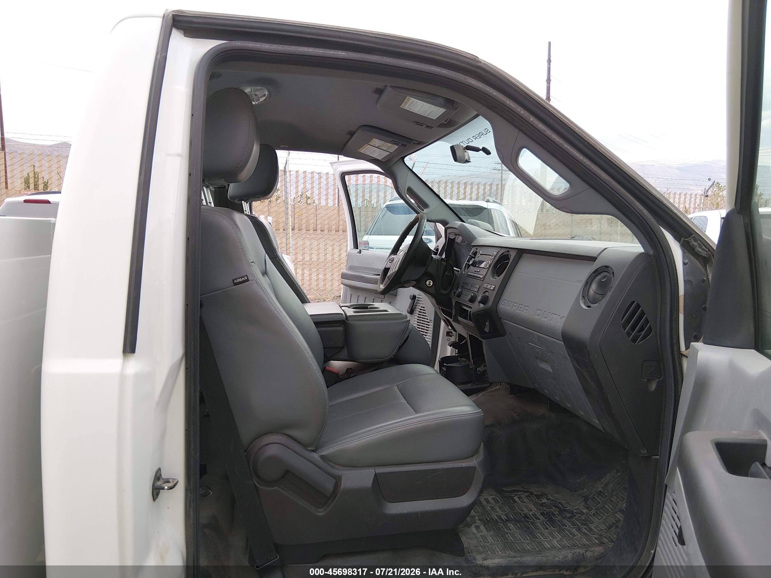 2015 Ford F-250 Xl White vin: 1FDBF2AT8FEA04526