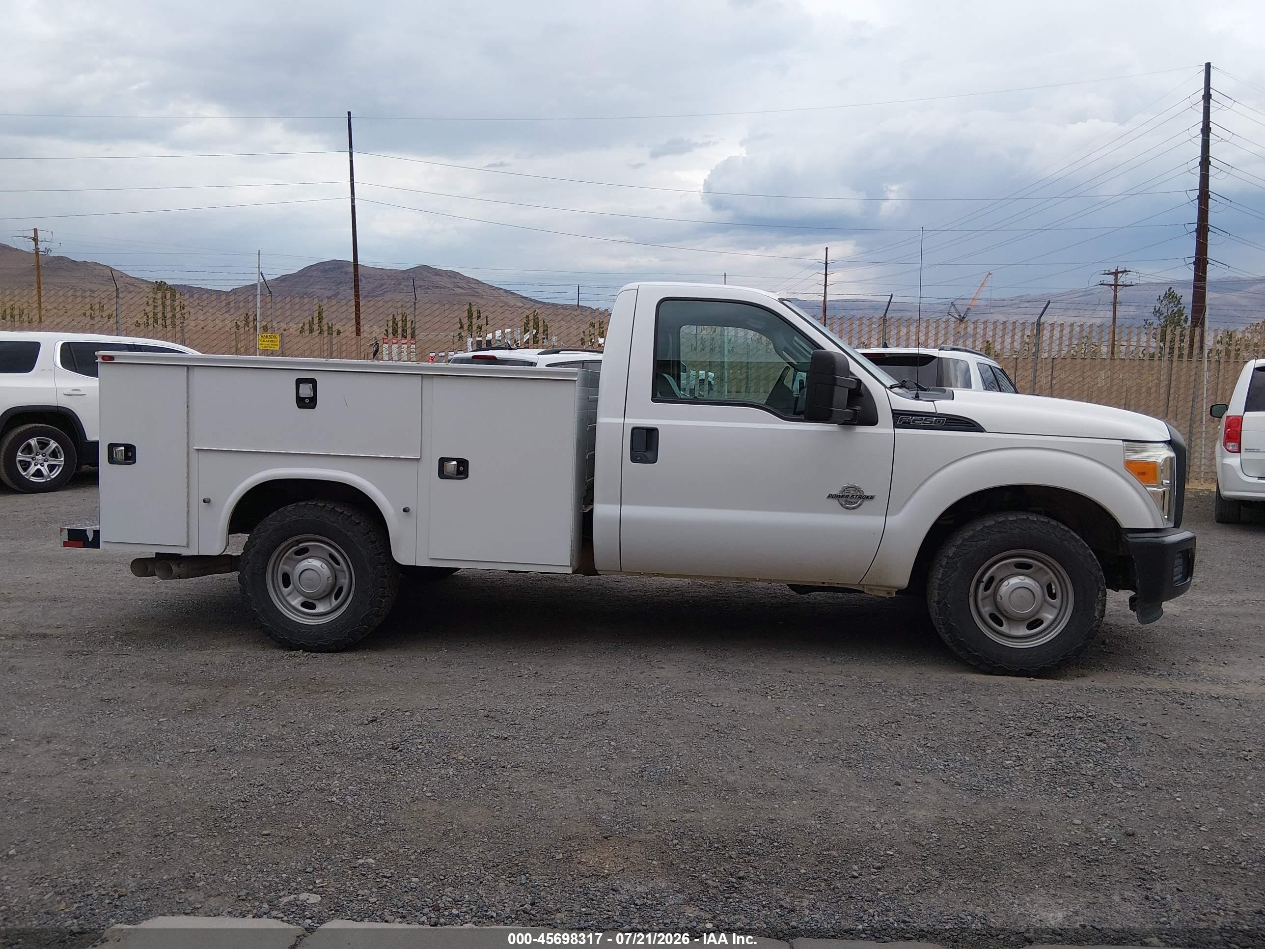 2015 Ford F-250 Xl White vin: 1FDBF2AT8FEA04526