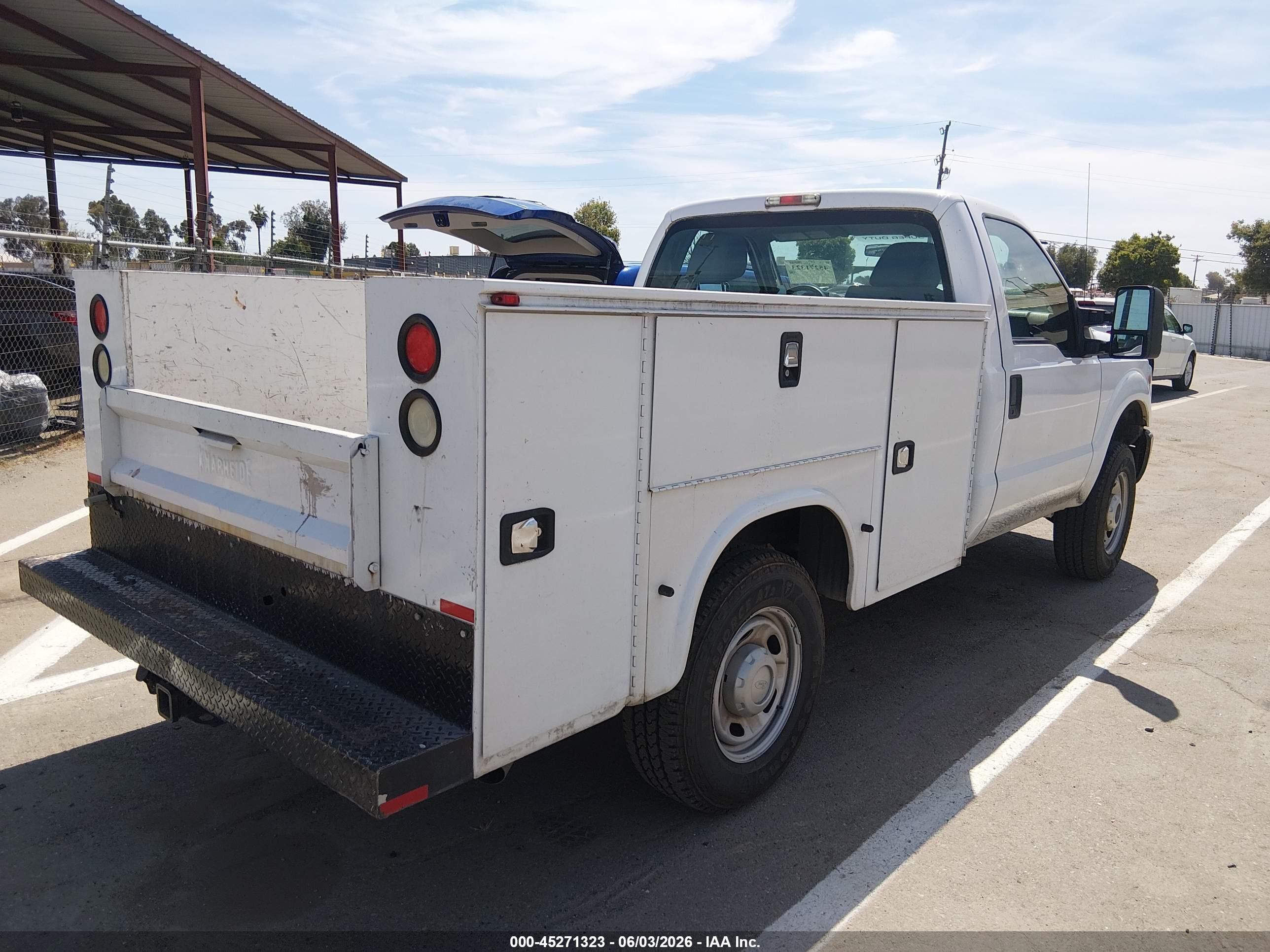 2015 Ford F-250 Xl White vin: 1FDBF2B61FEA84051