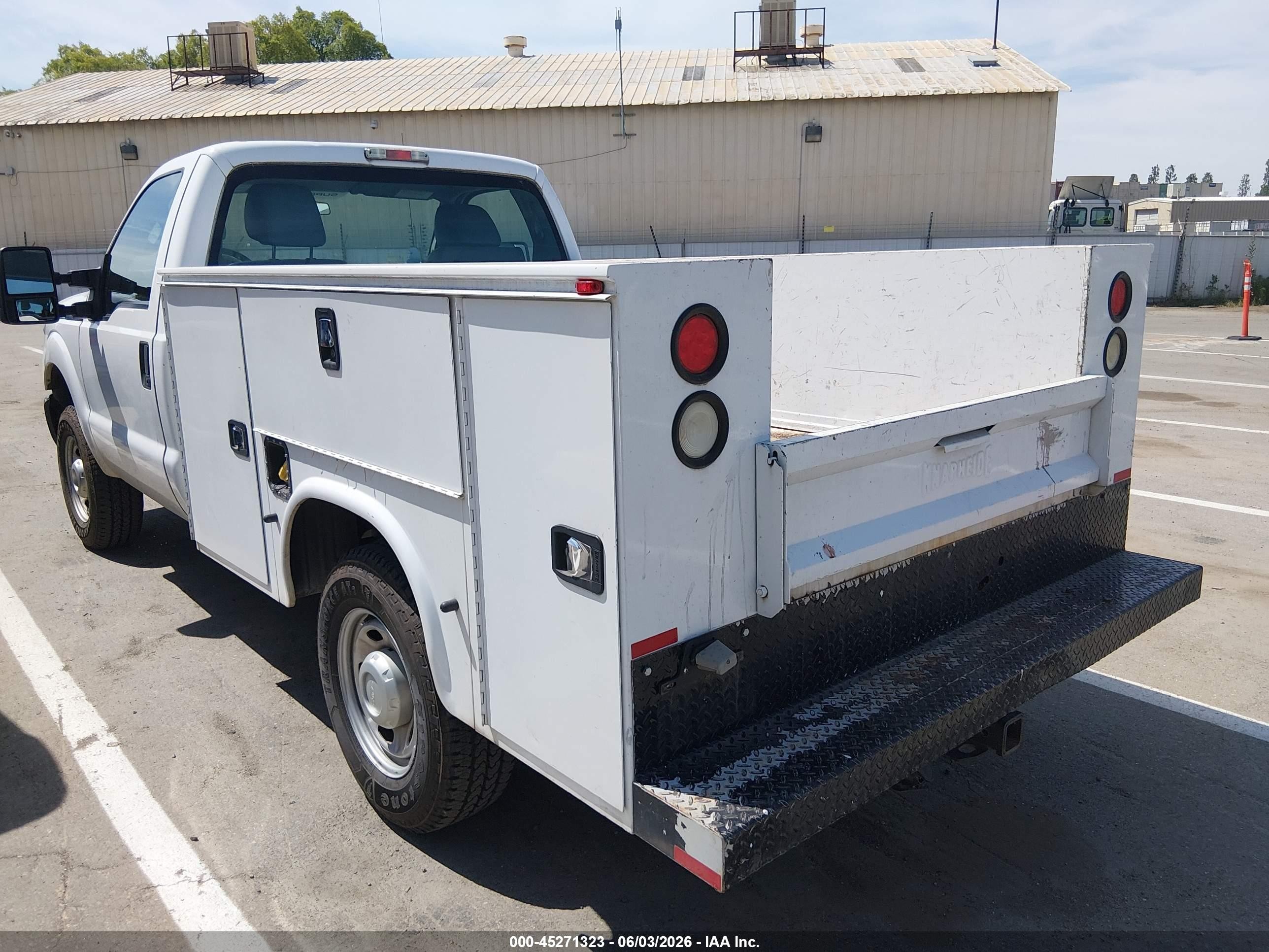 2015 Ford F-250 Xl White vin: 1FDBF2B61FEA84051
