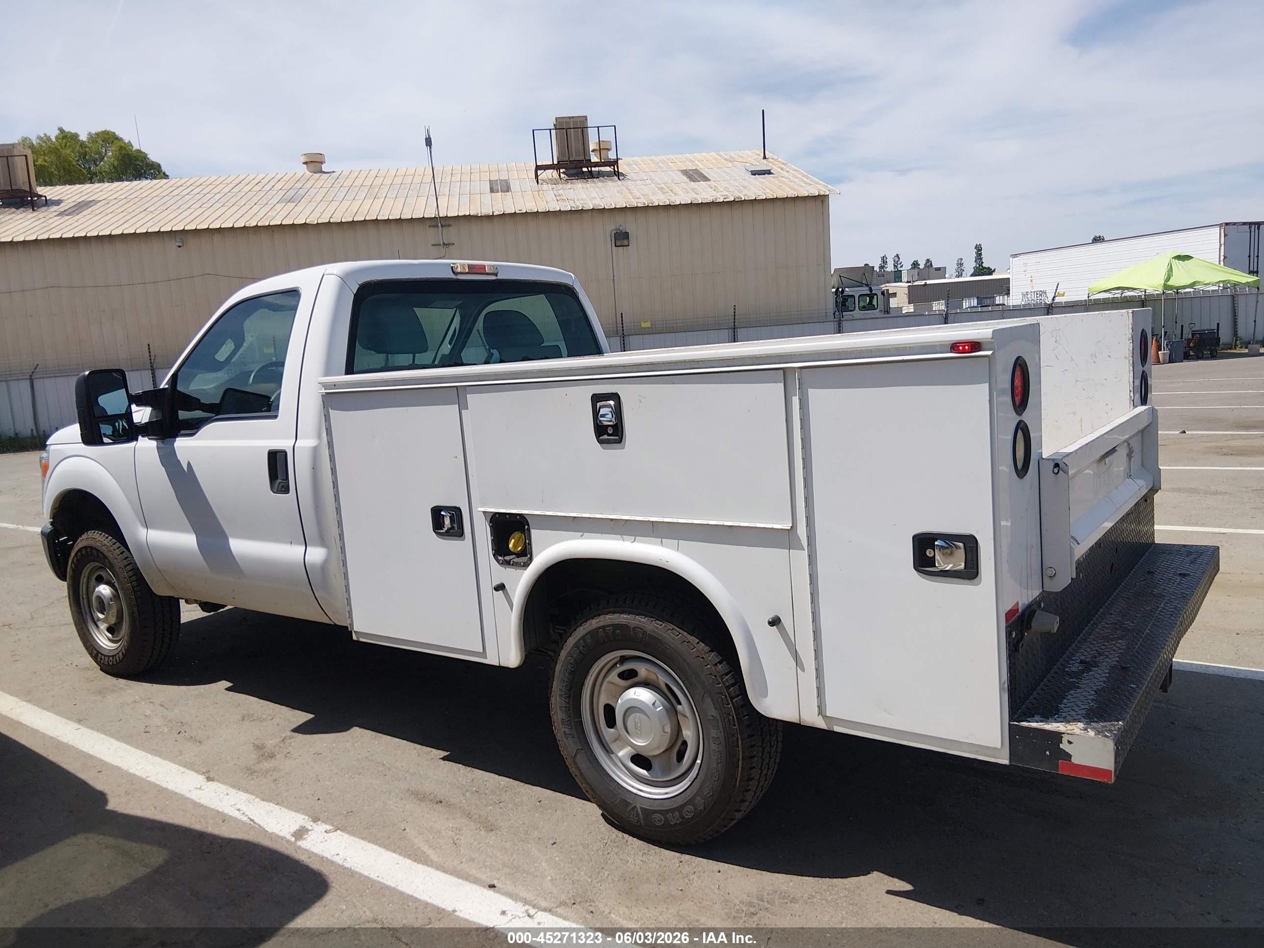 2015 Ford F-250 Xl White vin: 1FDBF2B61FEA84051