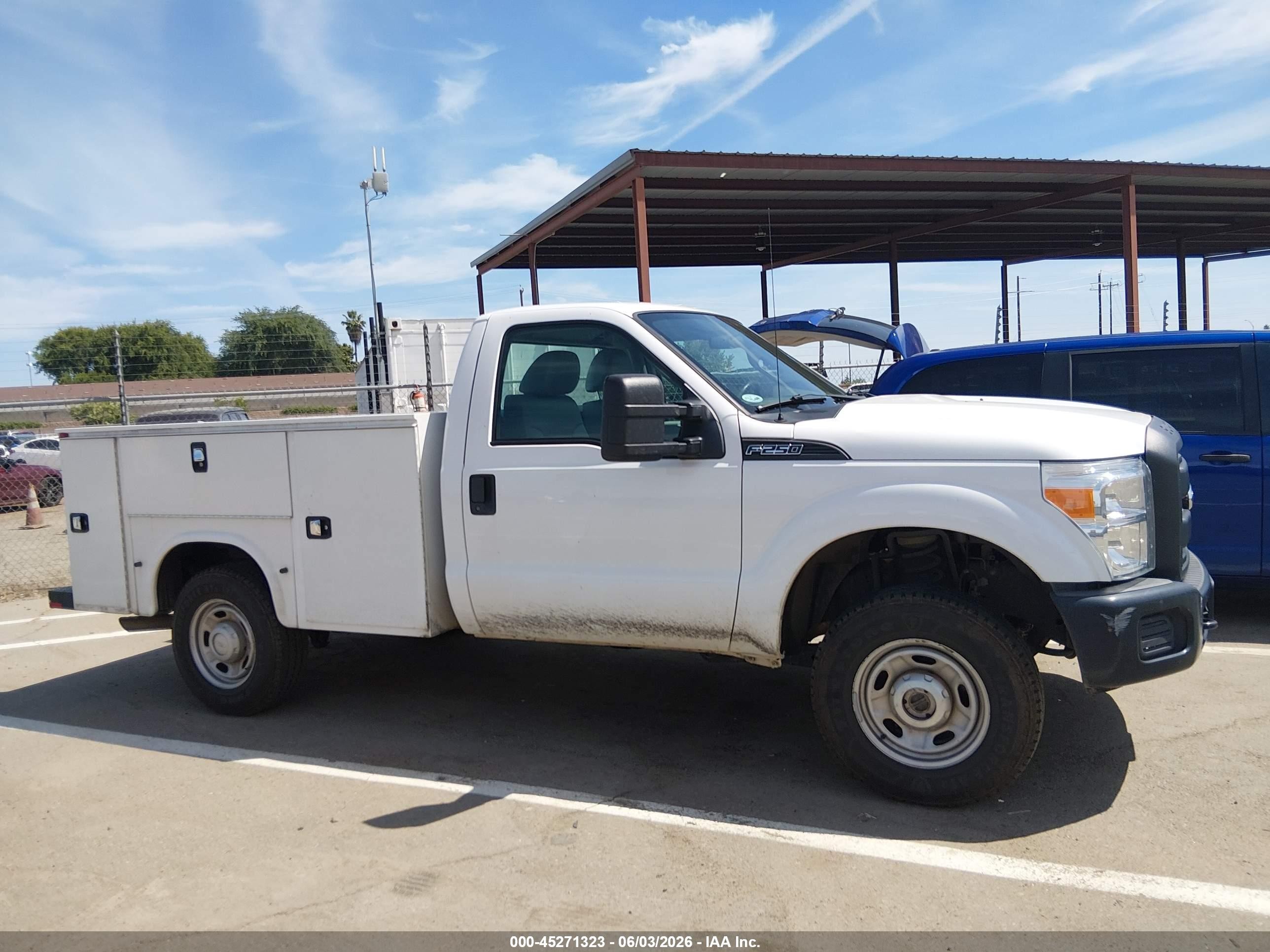2015 Ford F-250 Xl White vin: 1FDBF2B61FEA84051