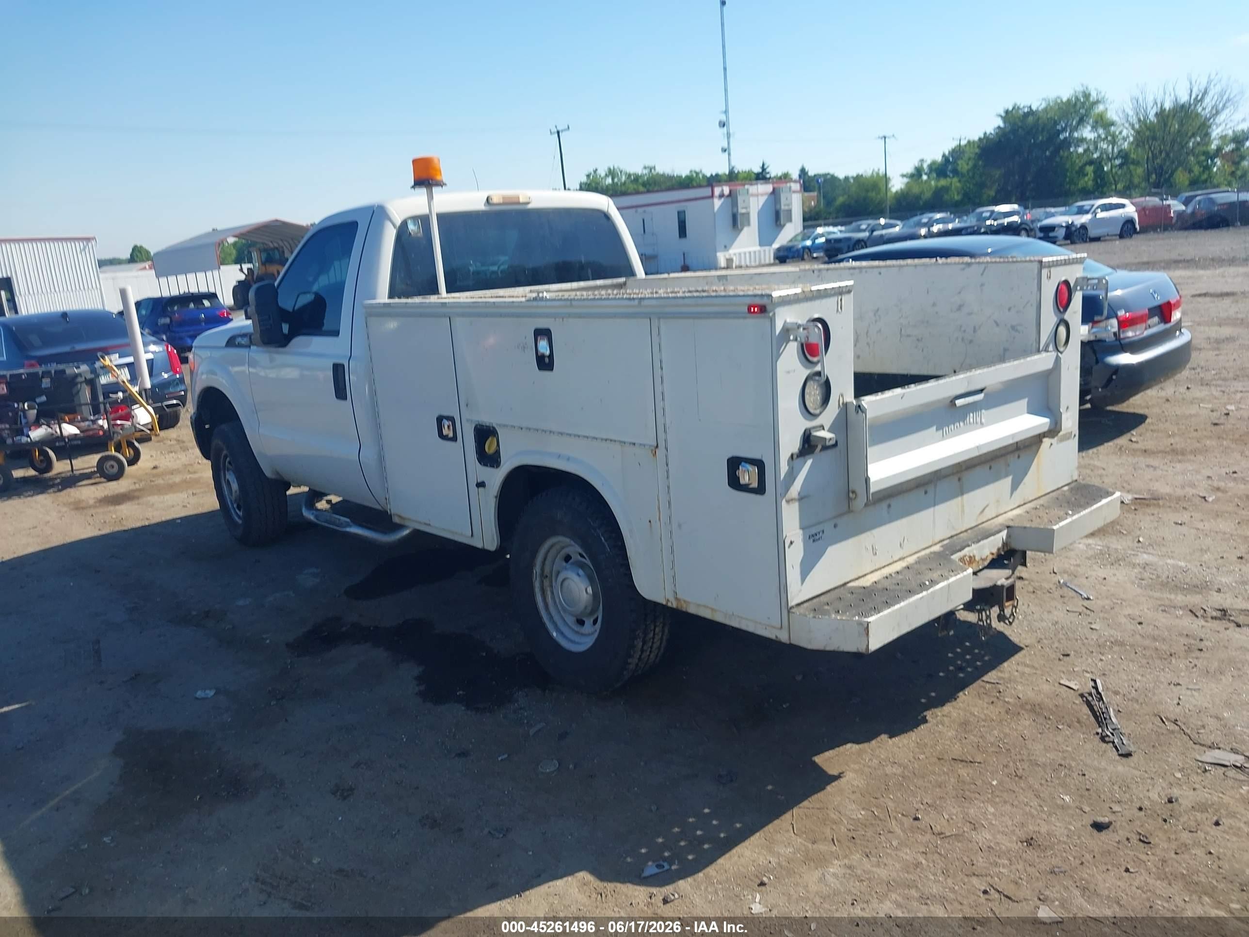2015 Ford F-250   White vin: 1FDBF2B62FEC71699