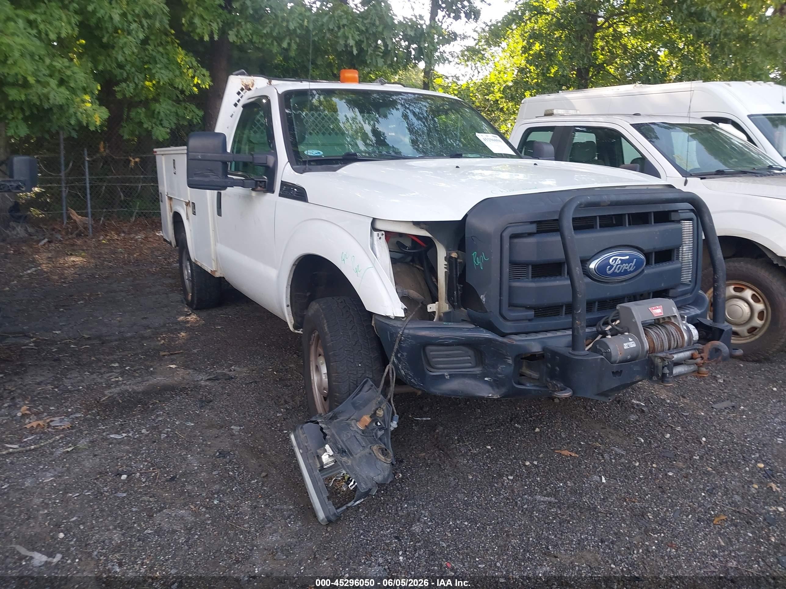 2012 Ford F-250 Xl White vin: 1FDBF2B63CEC50856