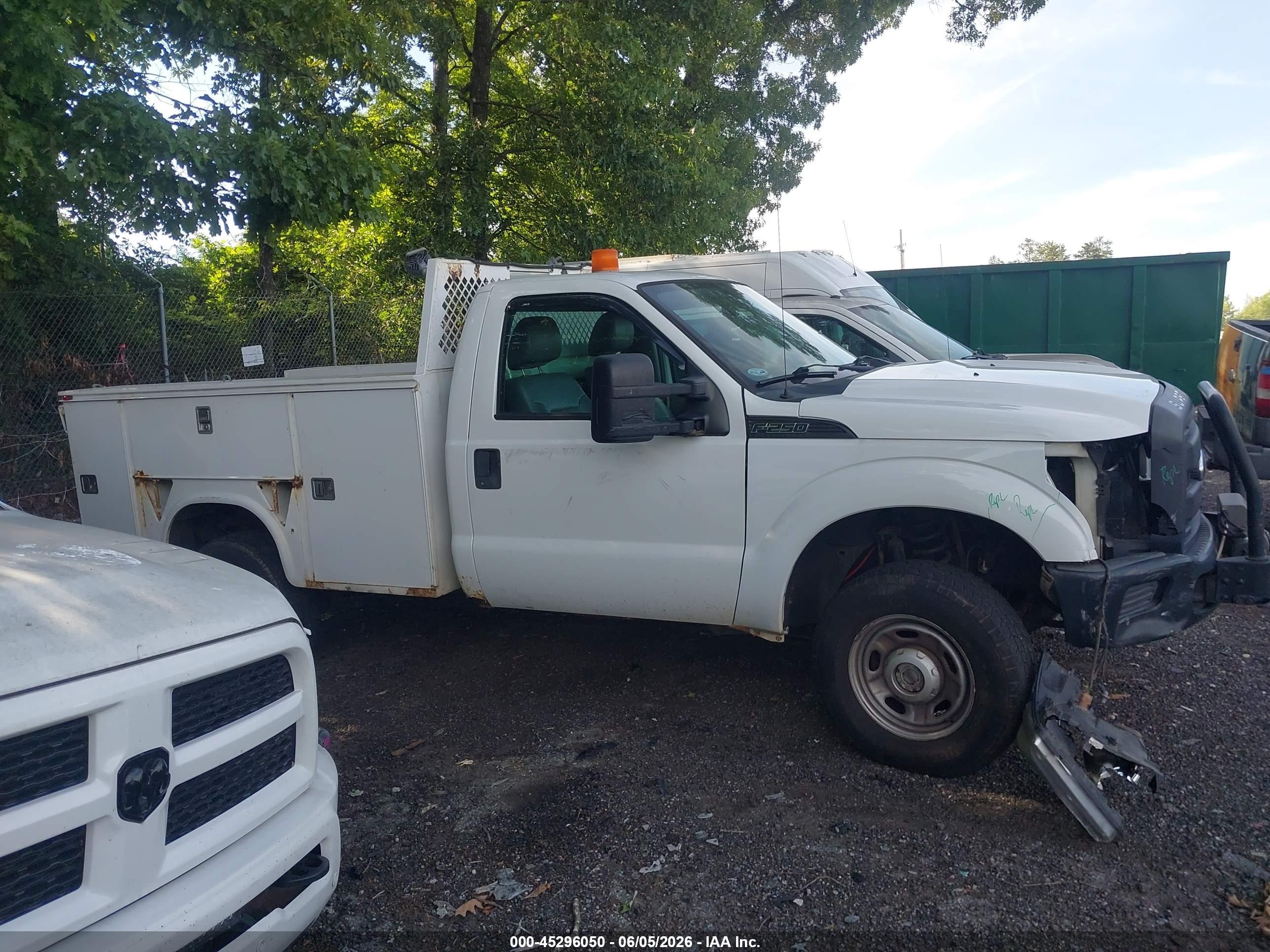 2012 Ford F-250 Xl White vin: 1FDBF2B63CEC50856