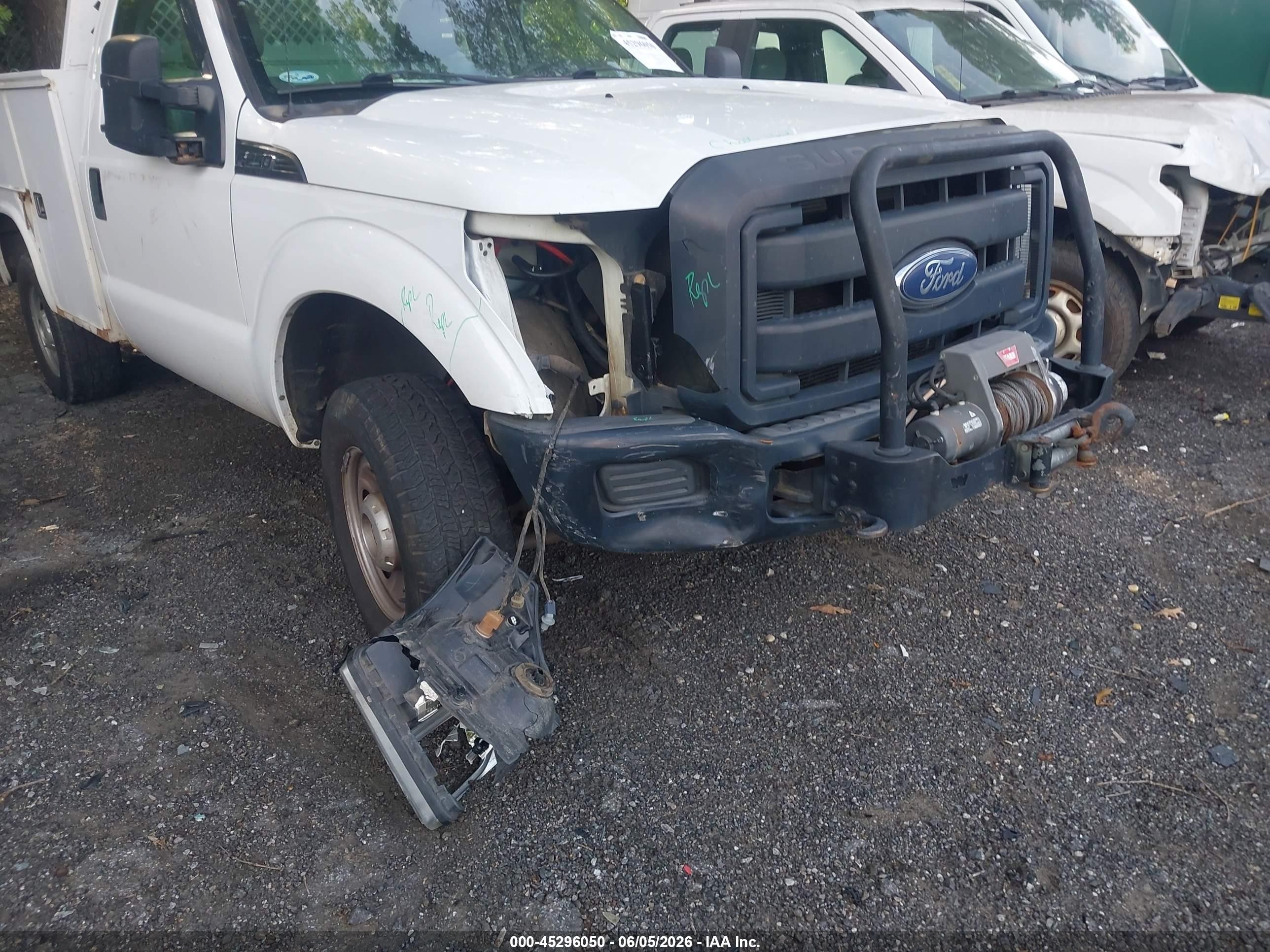 2012 Ford F-250 Xl White vin: 1FDBF2B63CEC50856