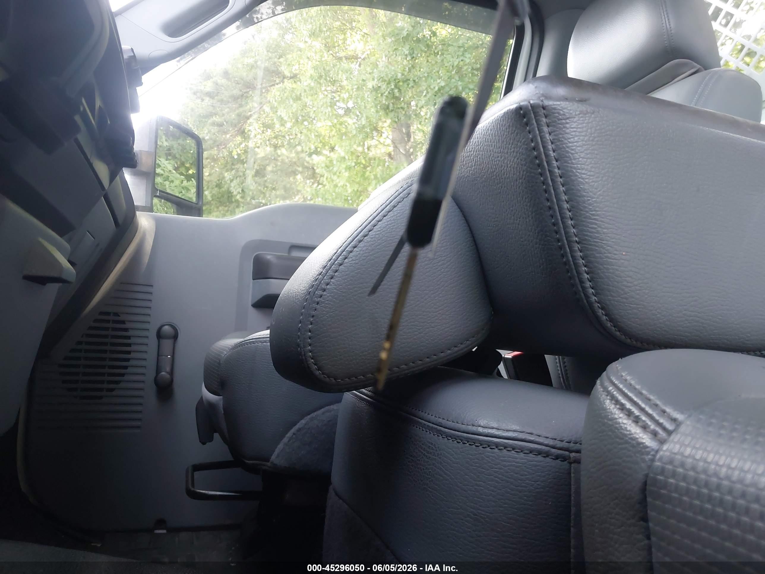 2012 Ford F-250 Xl White vin: 1FDBF2B63CEC50856