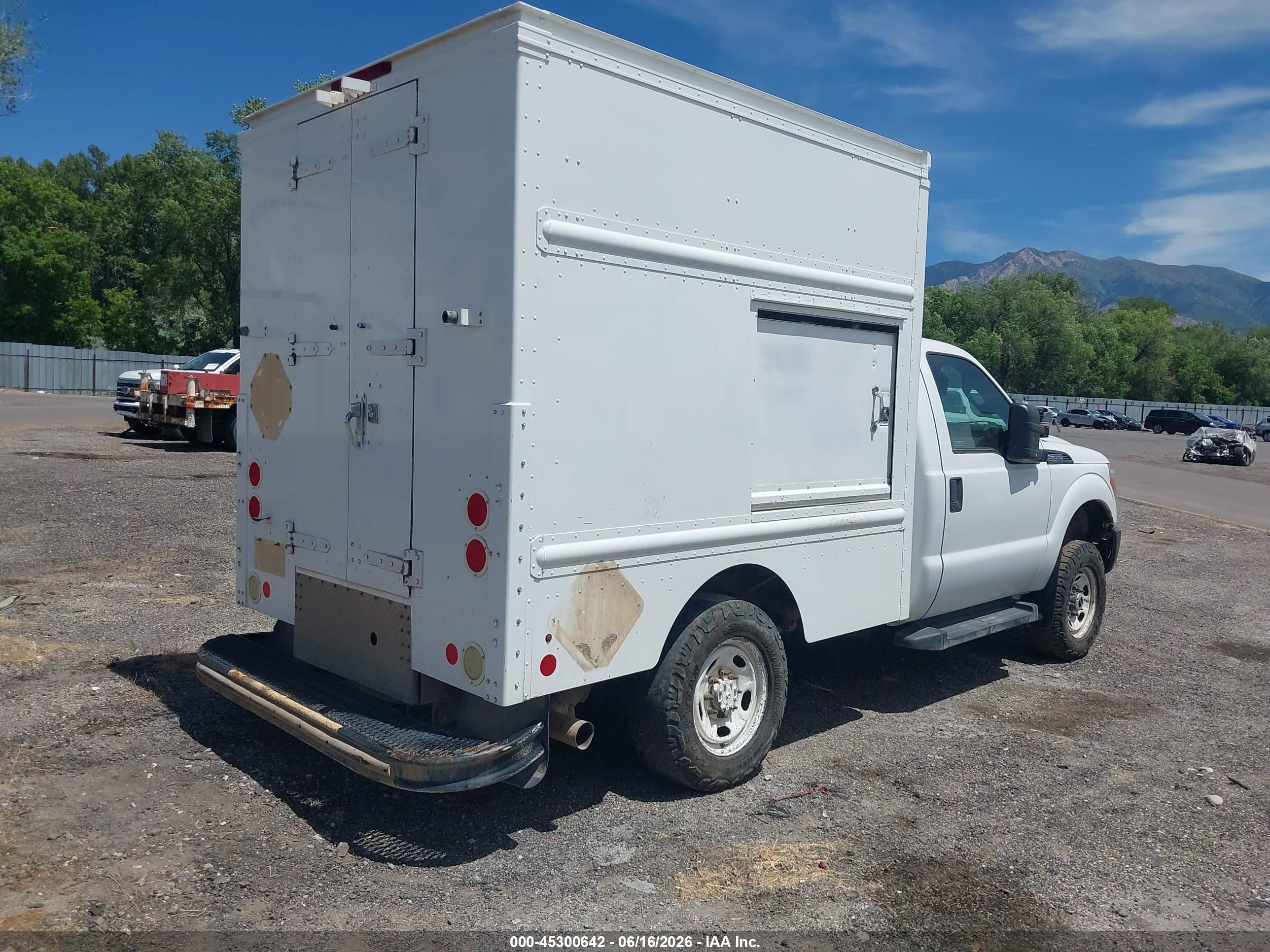 2015 Ford F-250 Xl White vin: 1FDBF2B67FEA47599