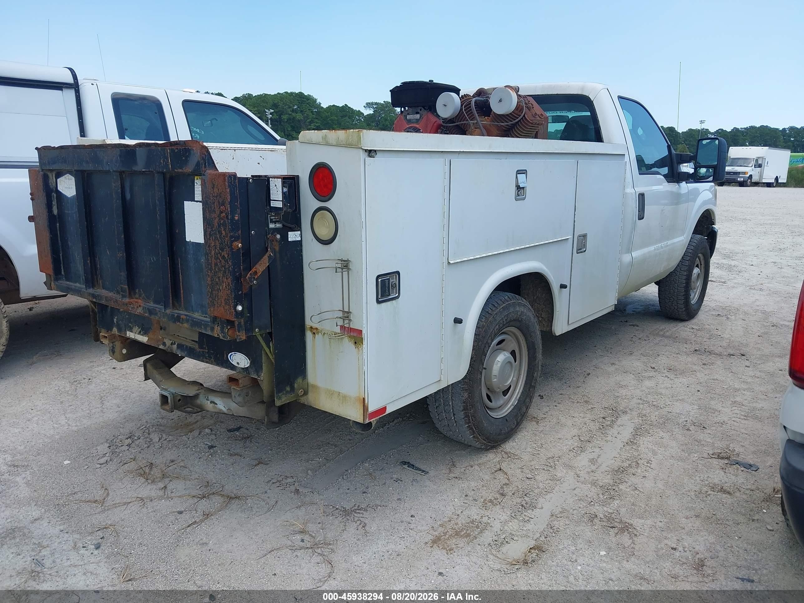 2012 Ford F-250 Xl Белый vin: 1FDBF2B68CEA29835