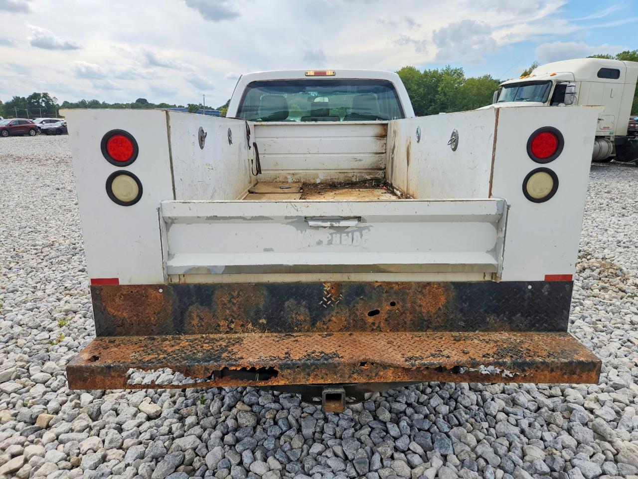 2015 Ford F250 Super Duty White vin: 1FDBF2B6XFEA14676