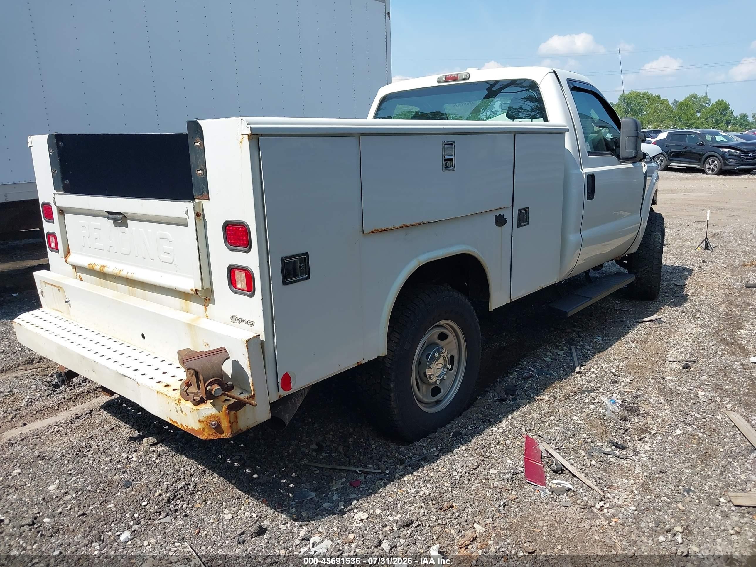 2011 Ford Super Duty F-350 Srw Xl White vin: 1FDBF3B62BEA88173