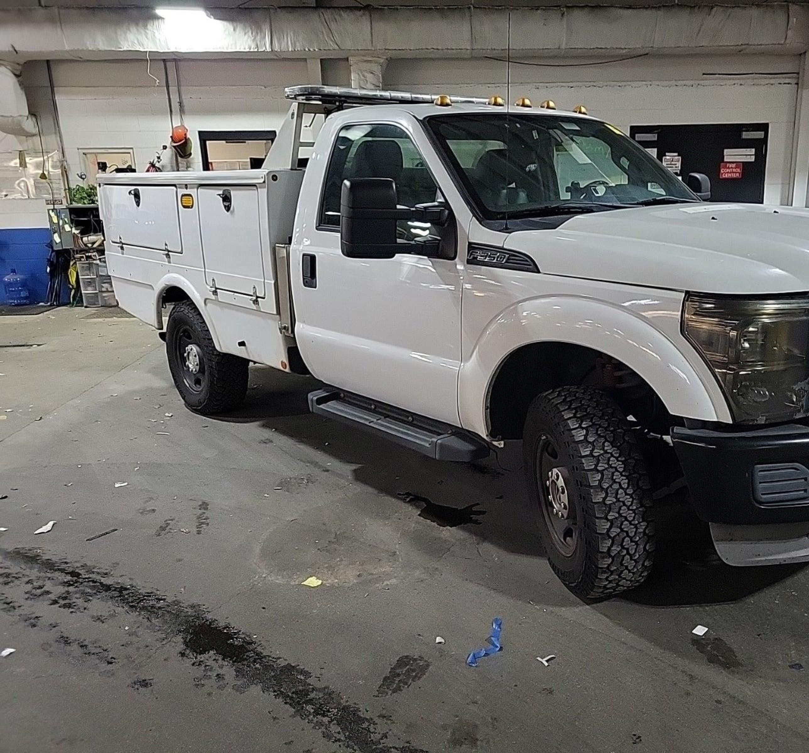 2011 Ford F-350 Chassis Xl vin: 1FDBF3F65BEC36293